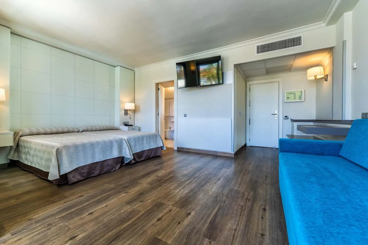 Photo of the whole room, Bed in Spring Hotel Bitácora