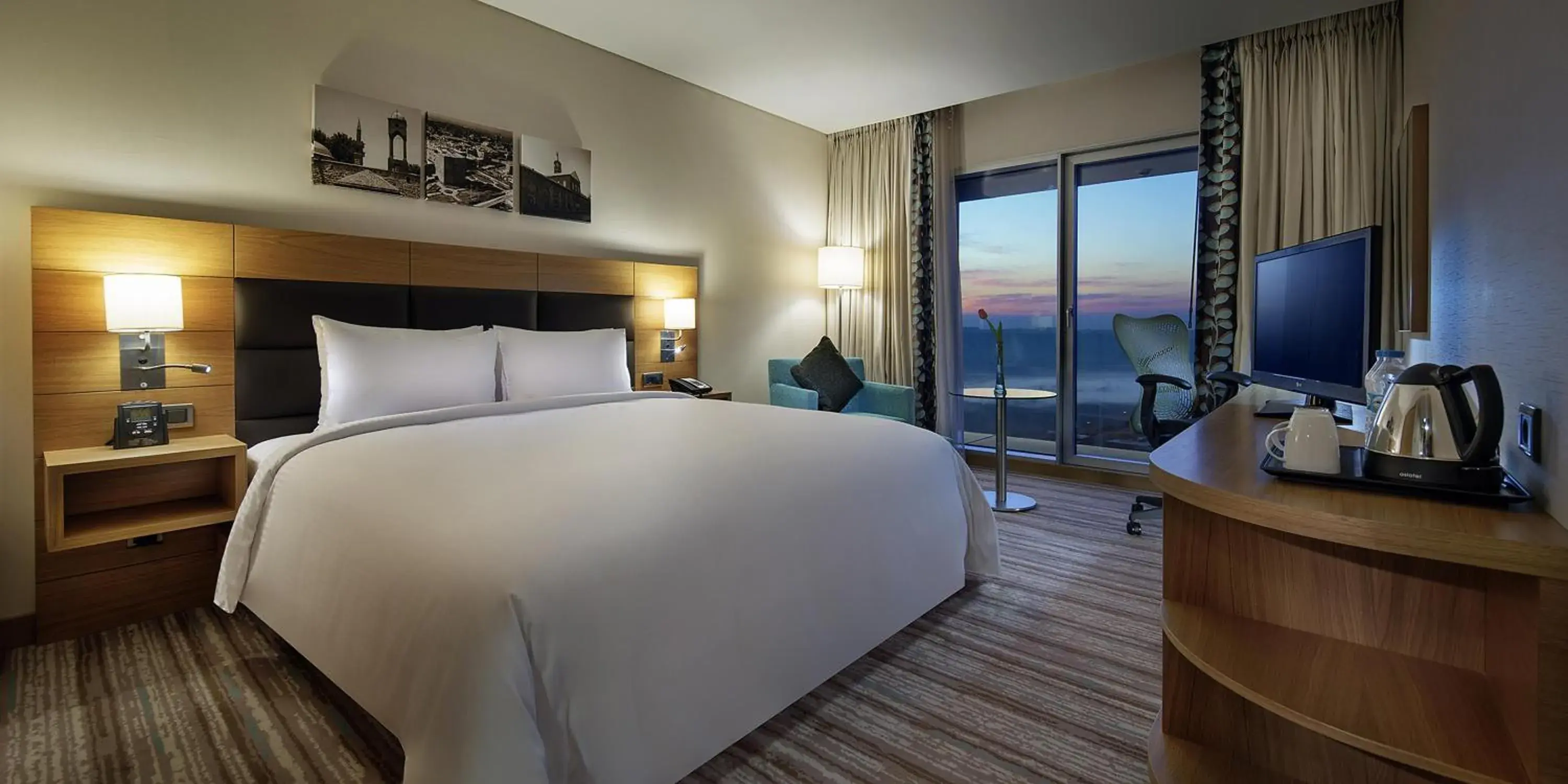 Photo of the whole room, Bed in Wyndham Garden Diyarbakır Photo of the whole room, Bed in Wyndham Garden Diyarbakır