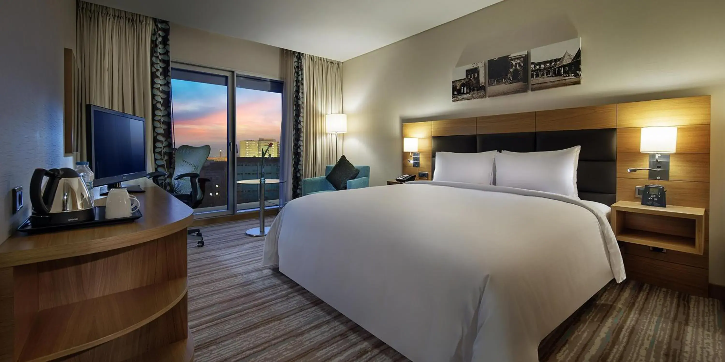 Photo of the whole room, Bed in Wyndham Garden Diyarbakır Photo of the whole room, Bed in Wyndham Garden Diyarbakır