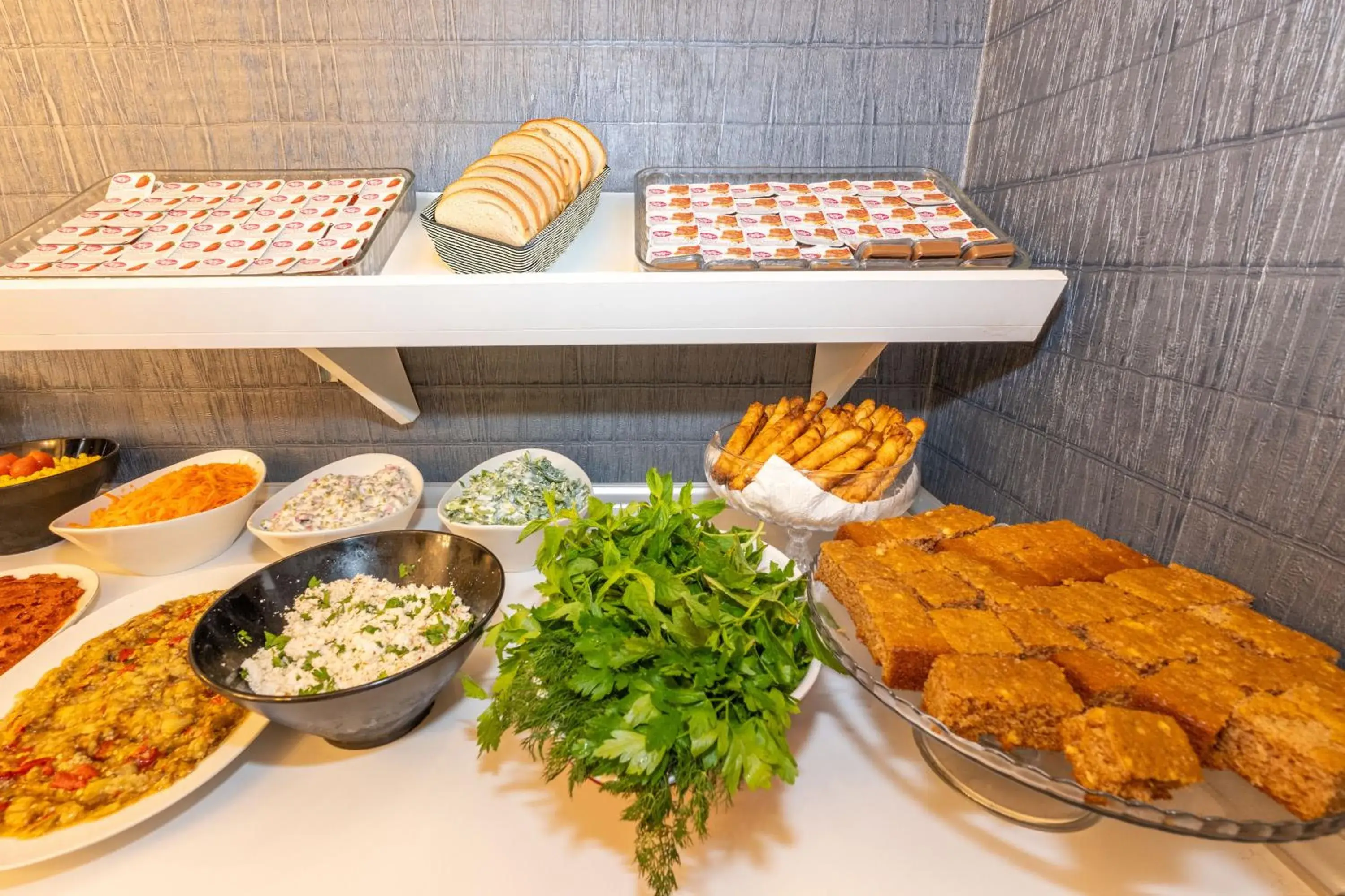 Food and drinks in Istanbul Holiday Hotel Food and drinks in Istanbul Holiday Hotel