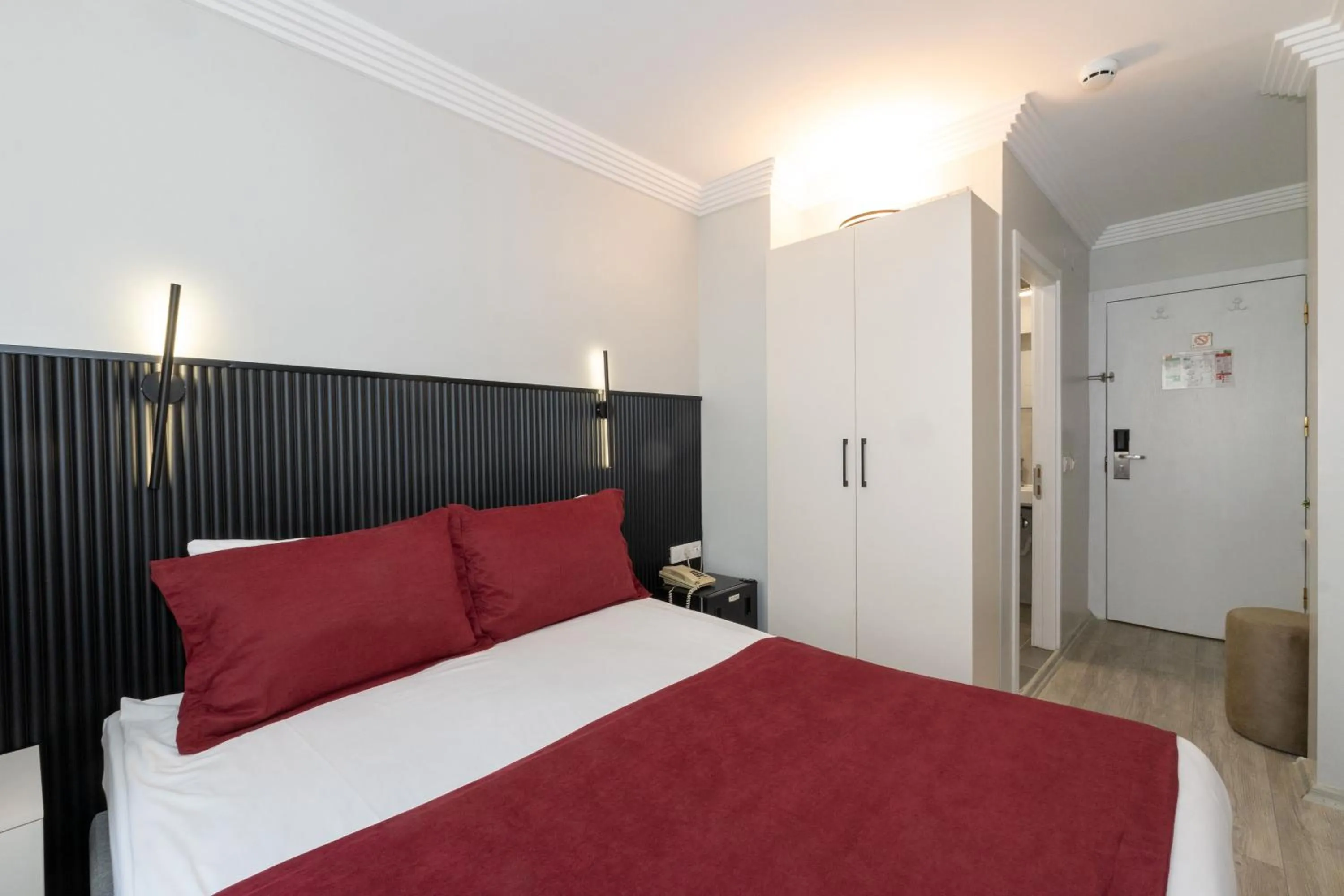 Bed in Istanbul Holiday Hotel