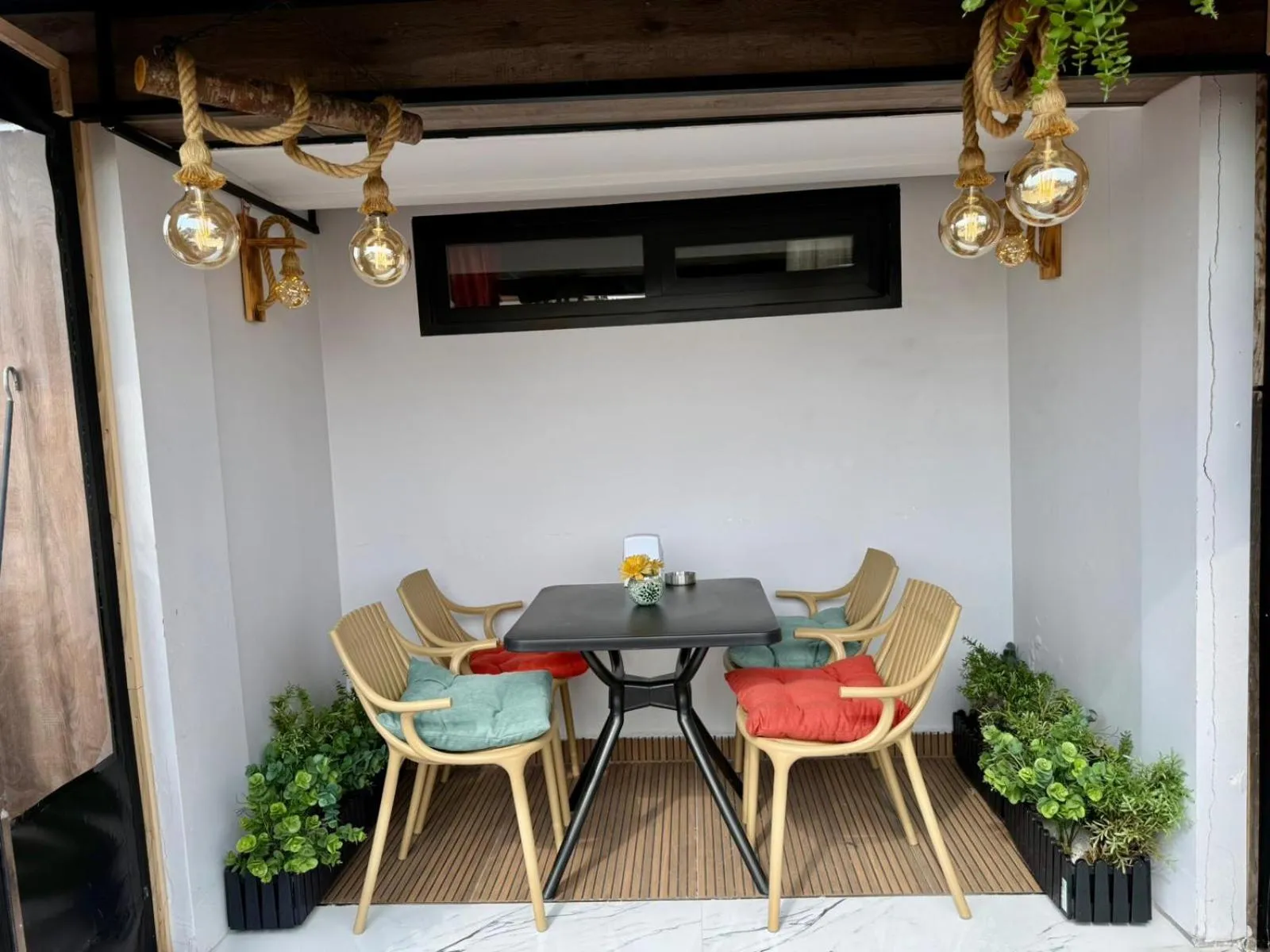 Living room in Istanbul Holiday Hotel