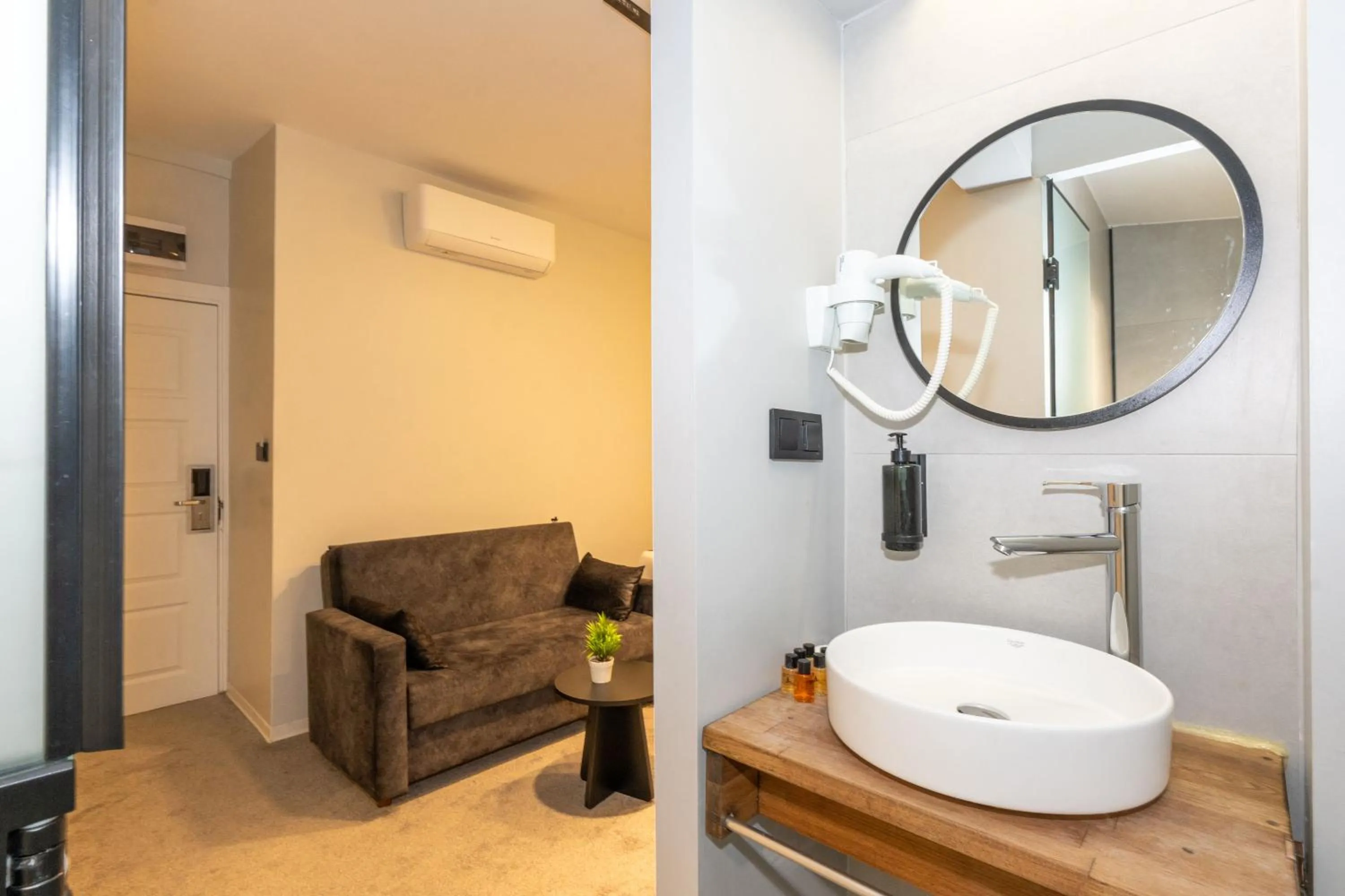 Seating area in Istanbul Holiday Hotel