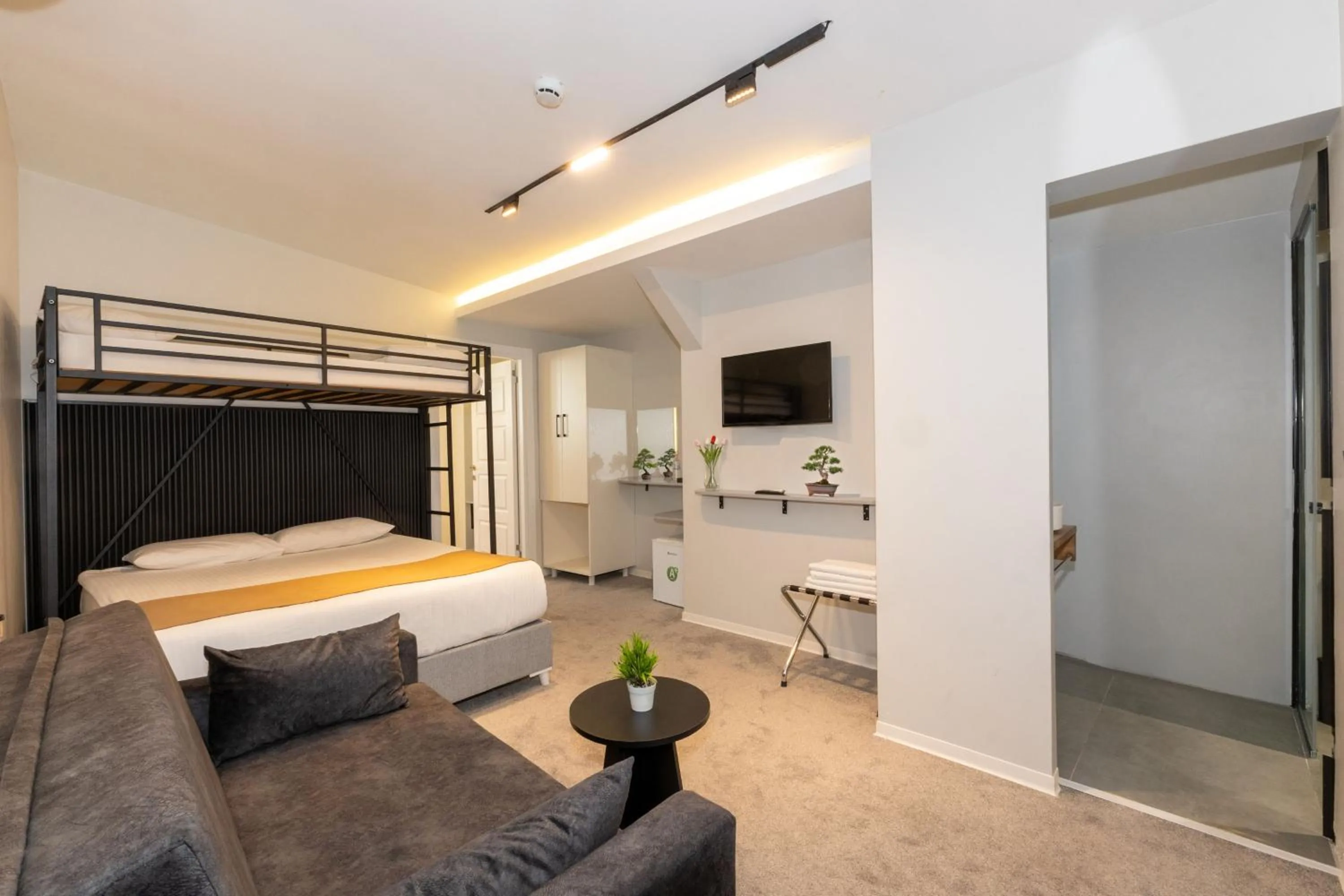 TV and multimedia, Bed in Istanbul Holiday Hotel