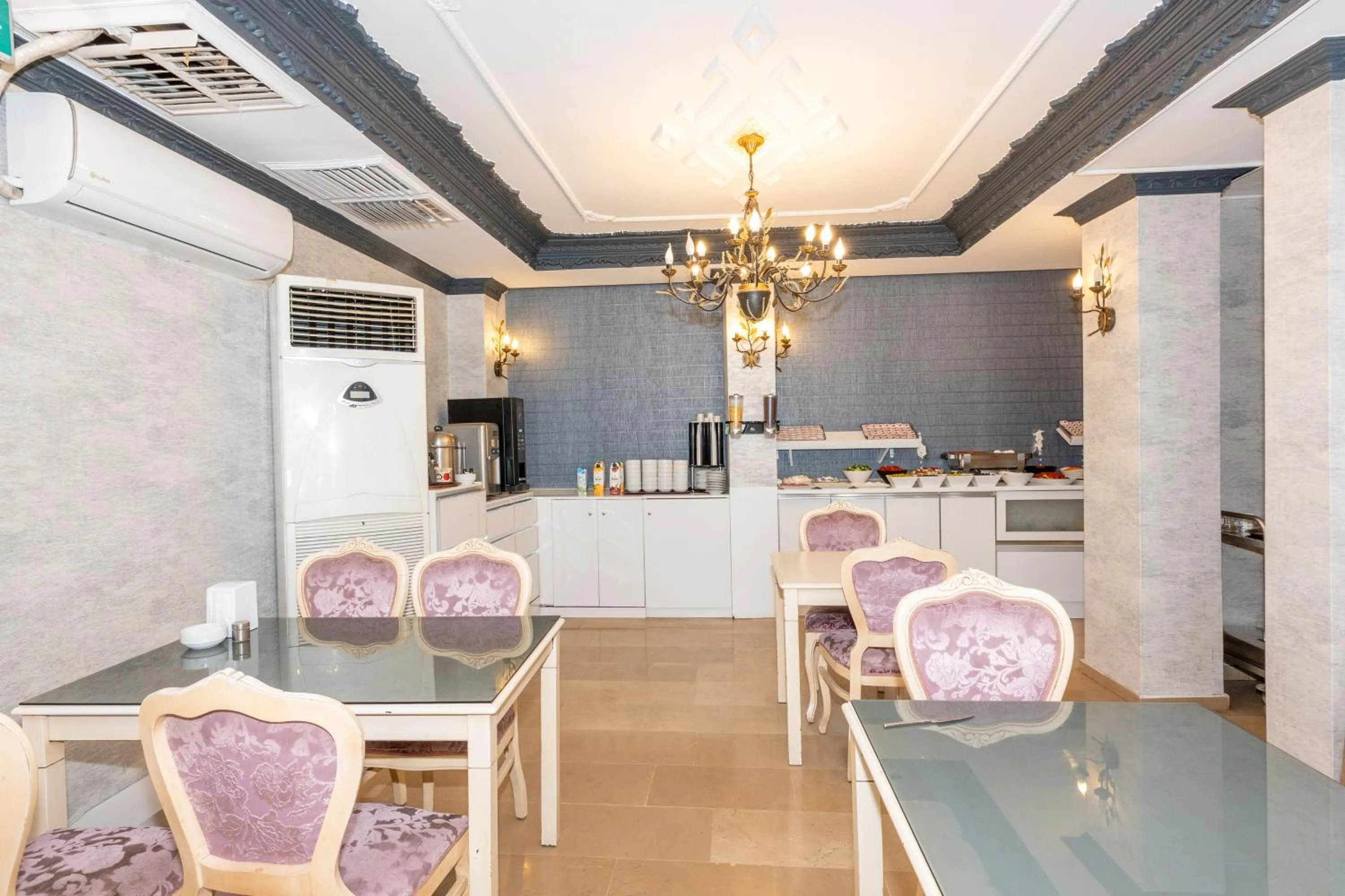 Seating area in Istanbul Holiday Hotel