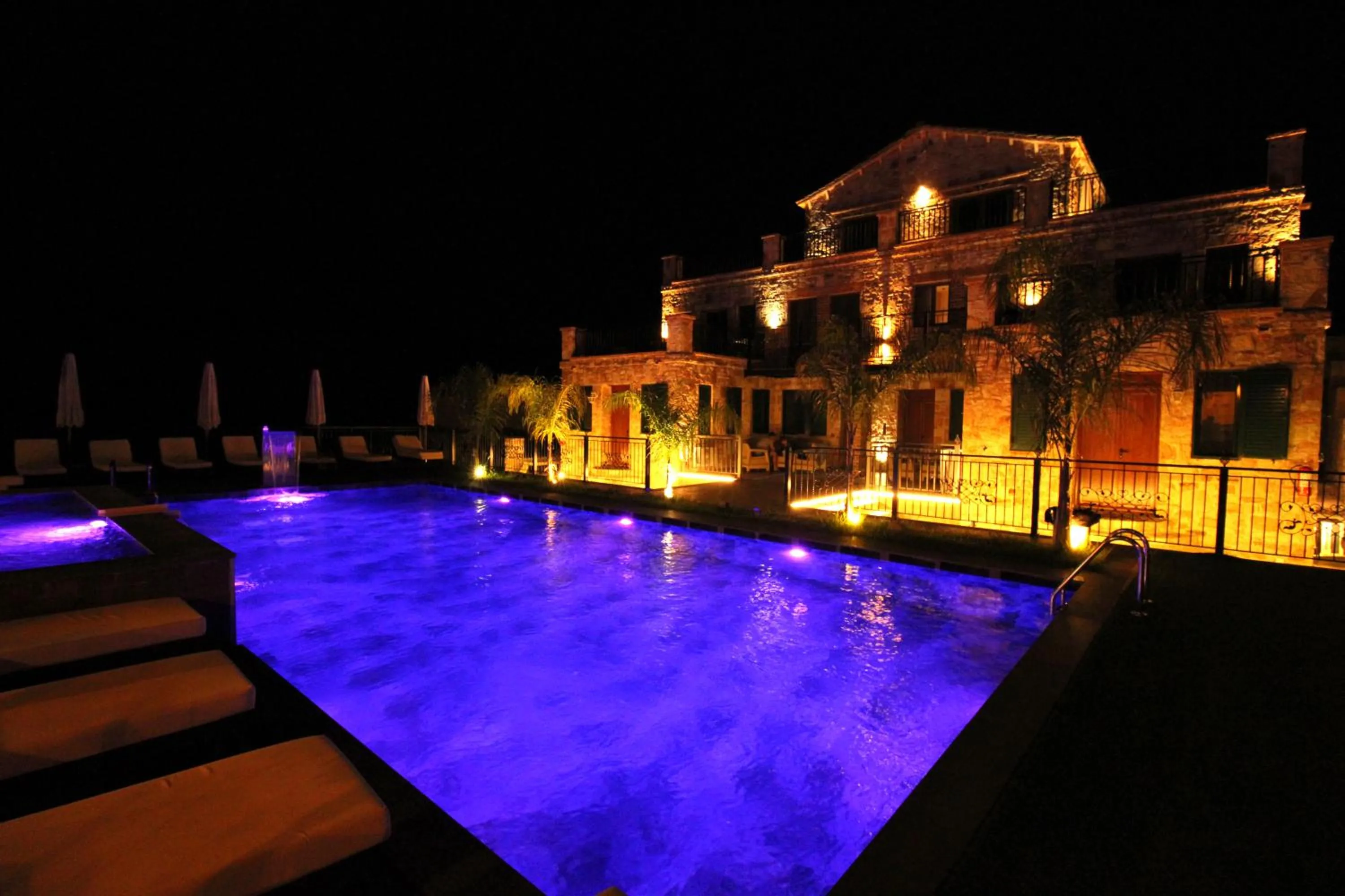 Limni Resort