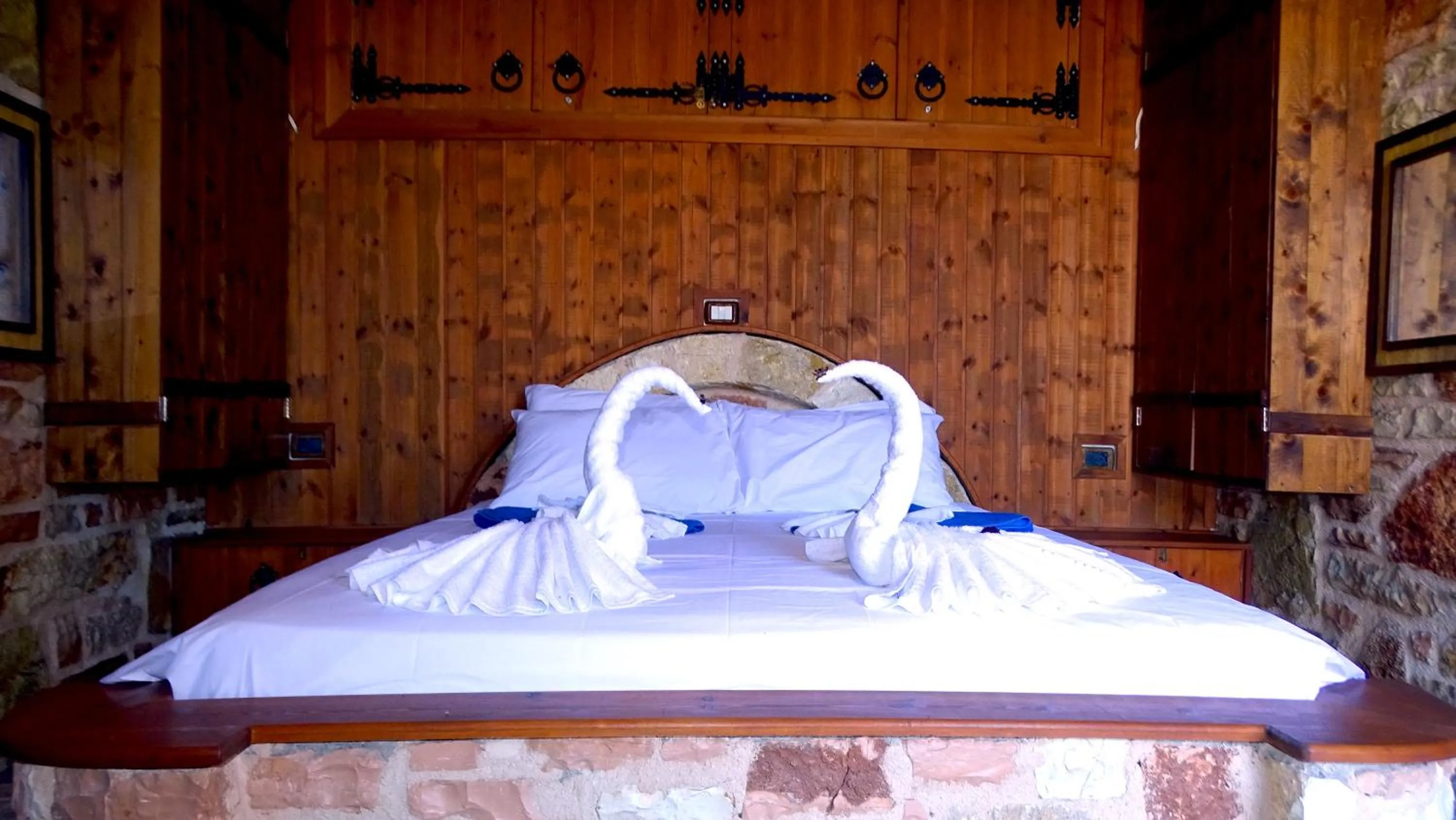 Bed in Limni Resort