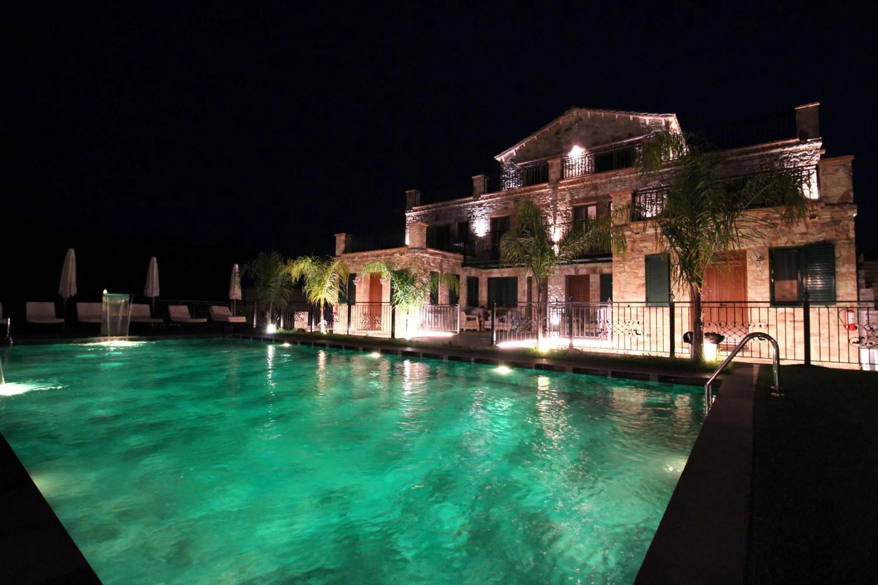 Limni Resort