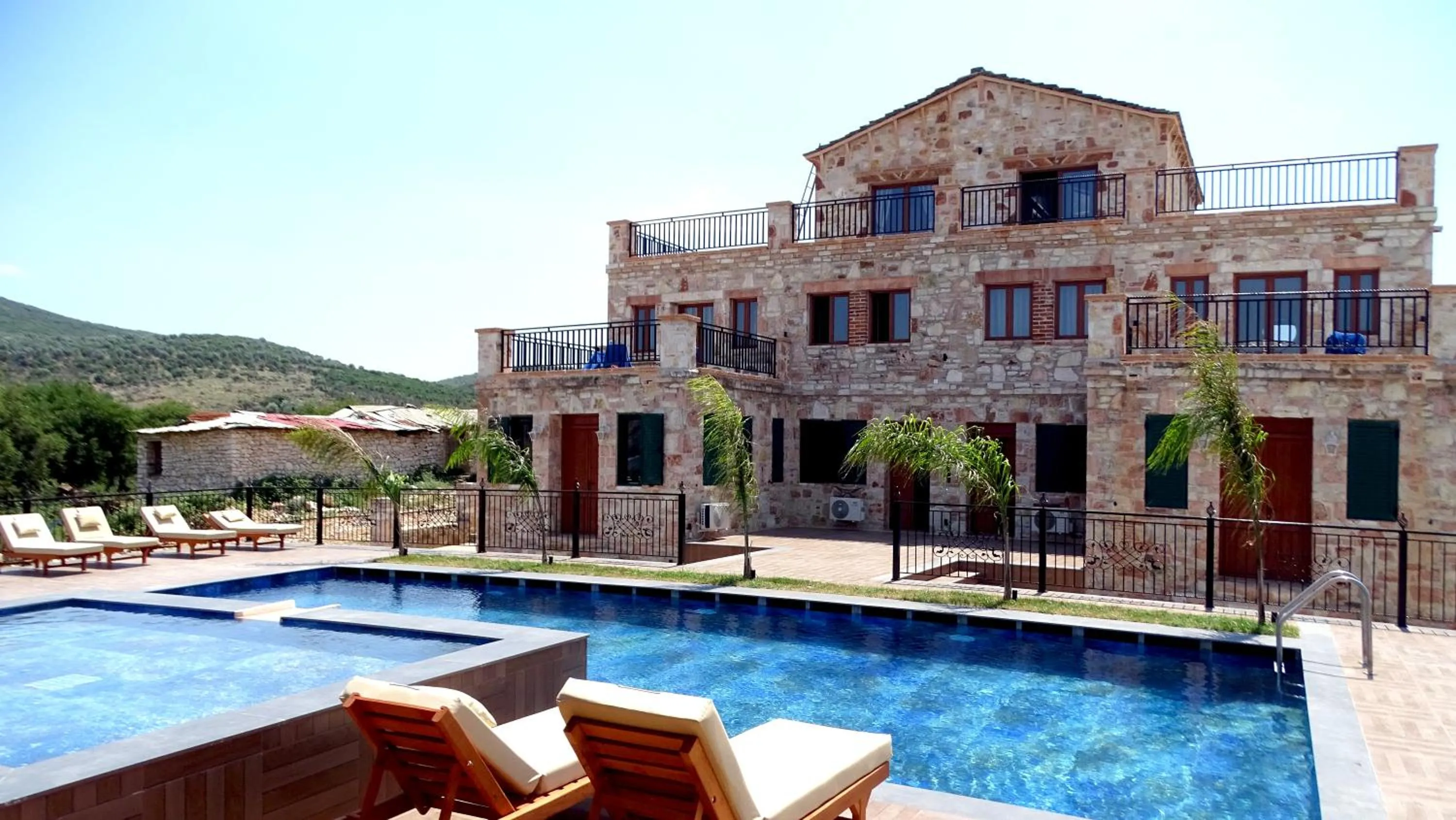 Swimming pool in Limni Resort