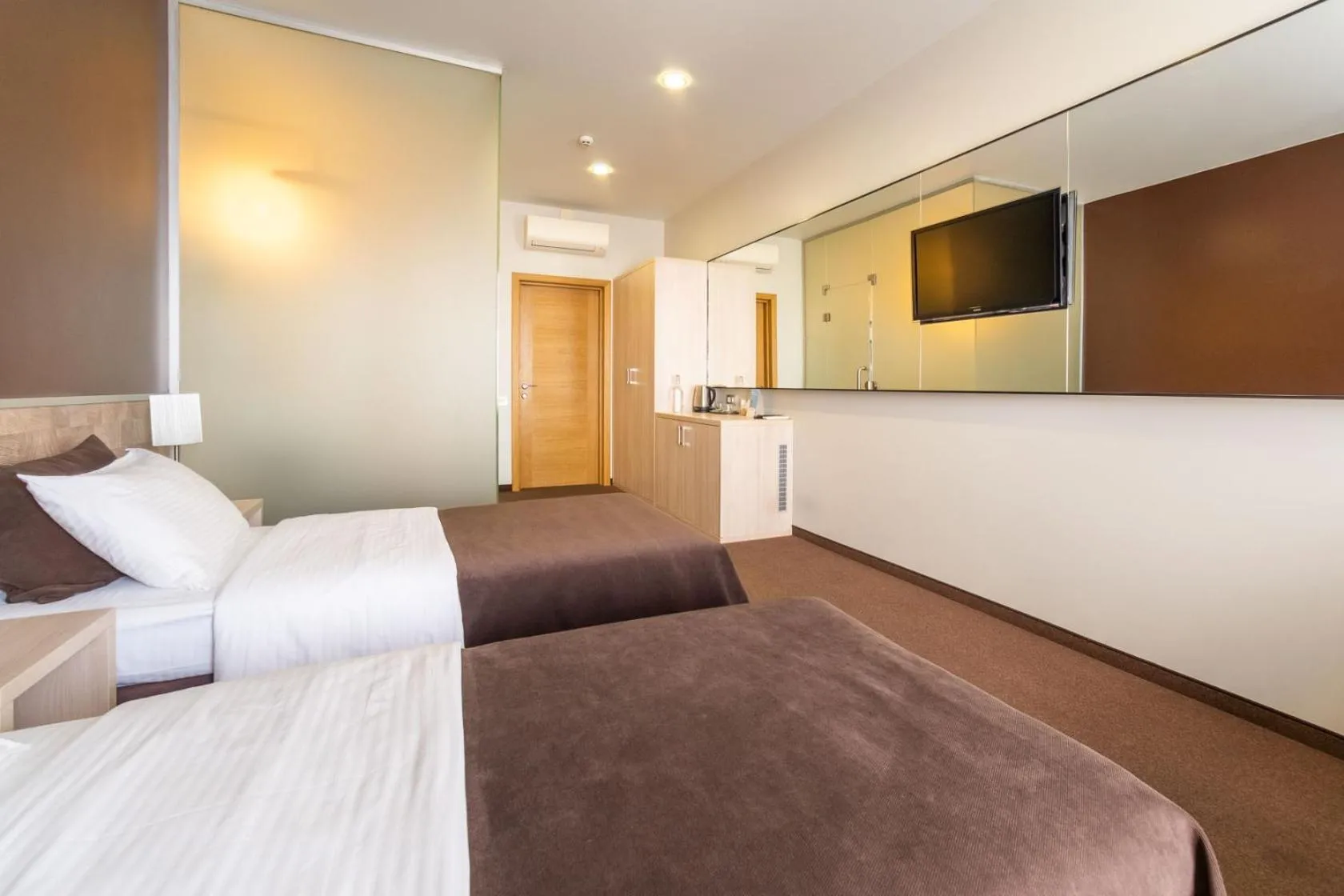 Bed in Mini-hotel People