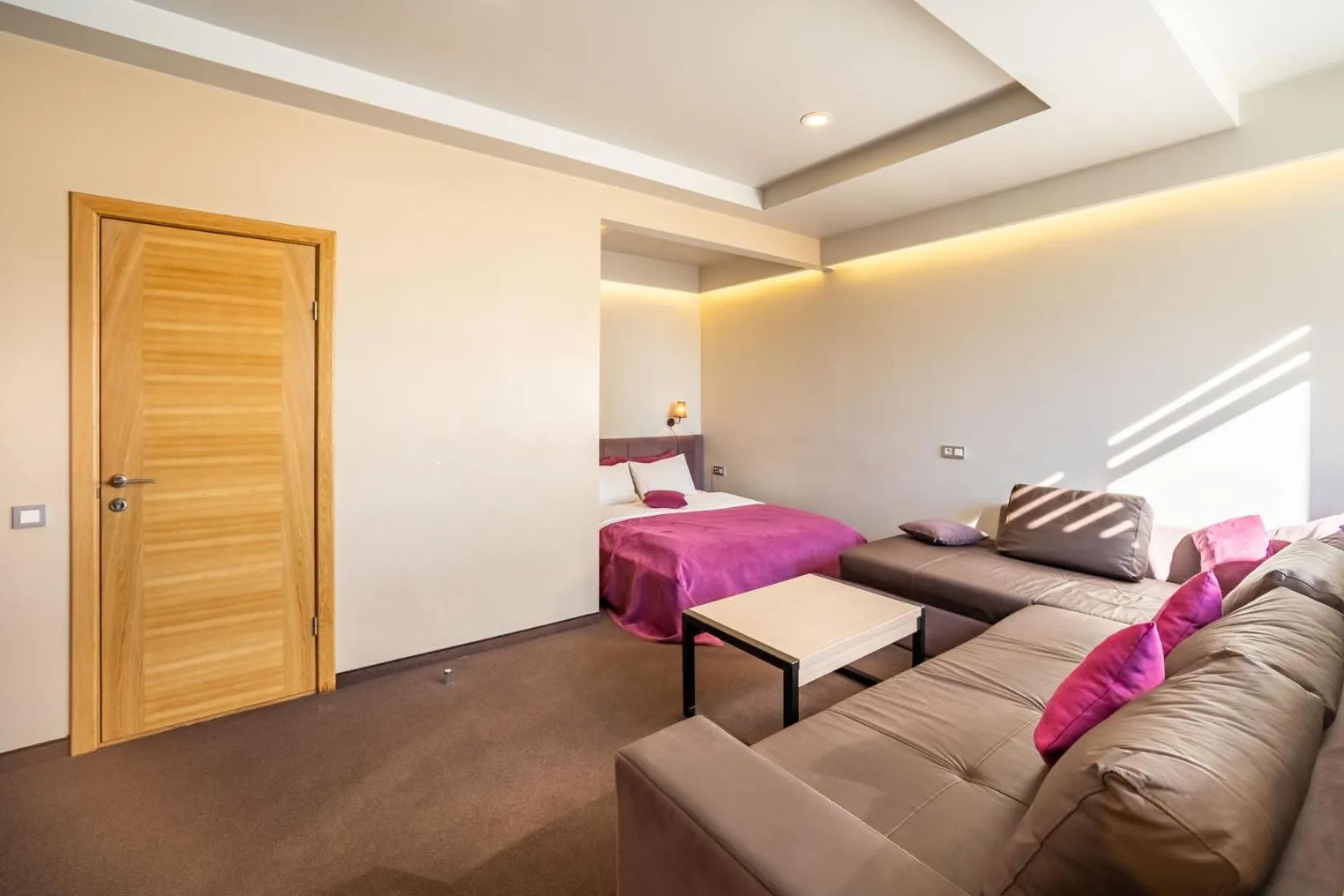 Living room, Bed in Mini-hotel People
