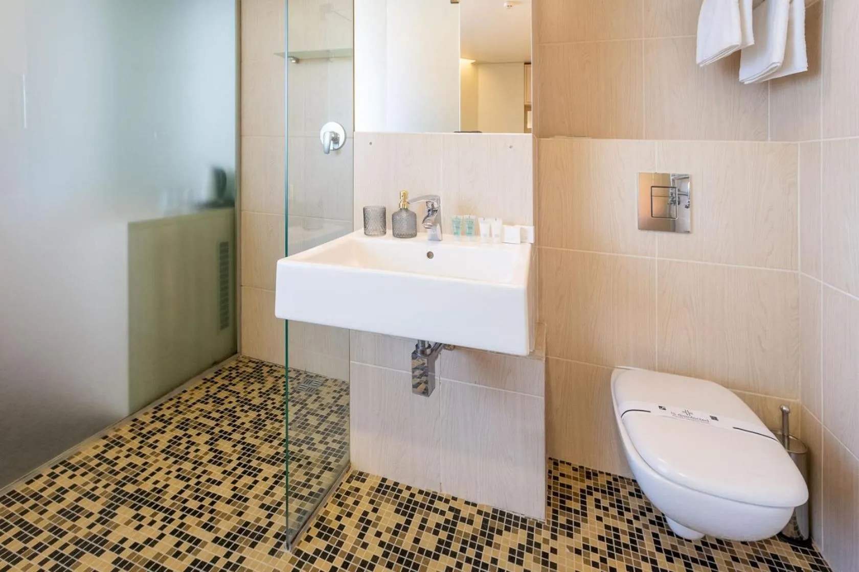 Shower in Mini-hotel People