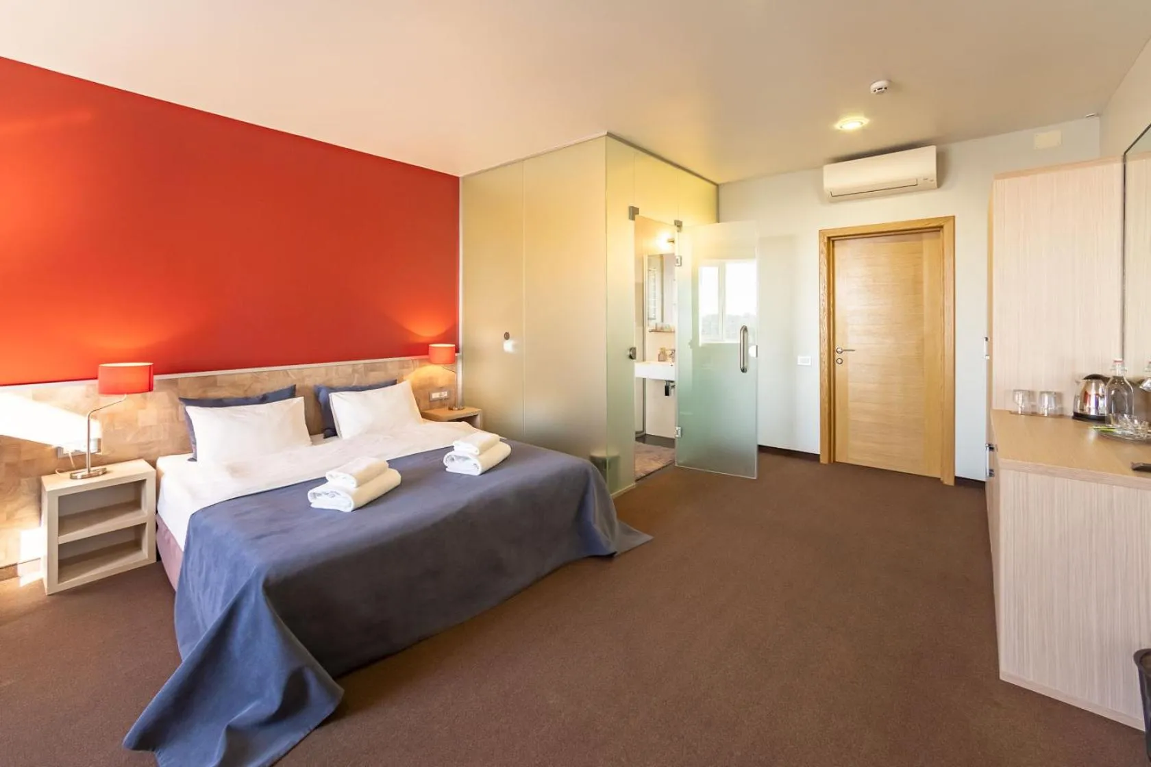 Bed in Mini-hotel People