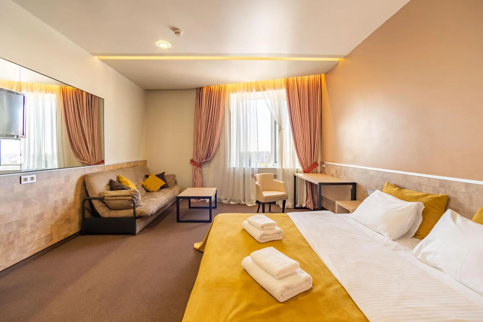 Photo of the whole room, Bed in Mini-hotel People