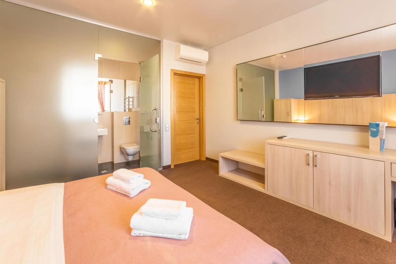 Bed in Mini-hotel People