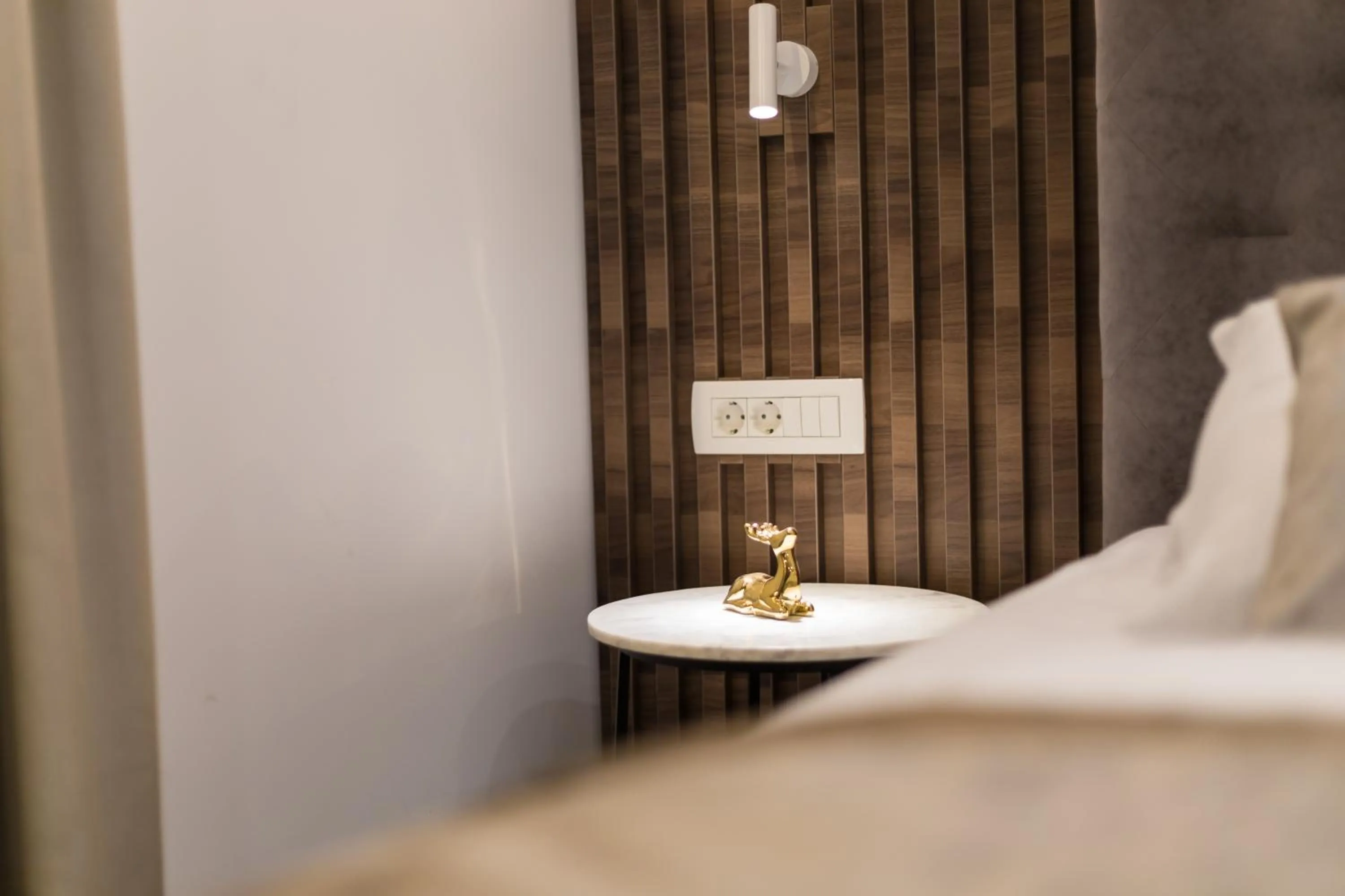 Bed in Garni Hotel Cirman