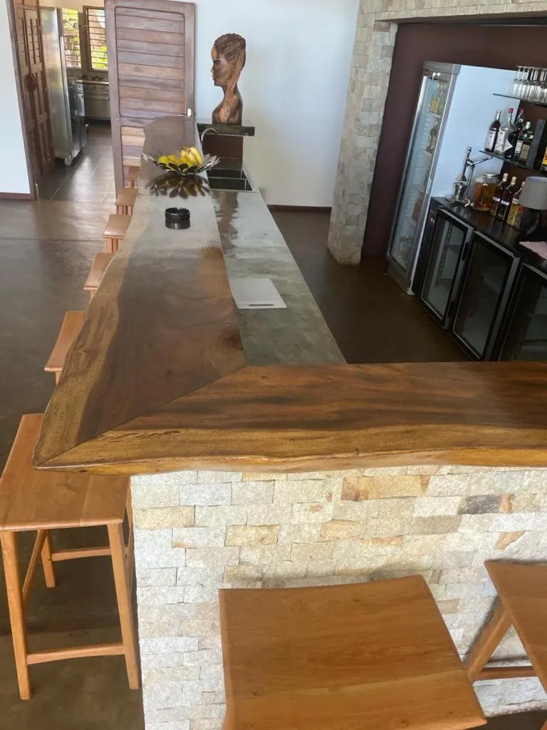 Restaurant/places to eat in Anki Lodge