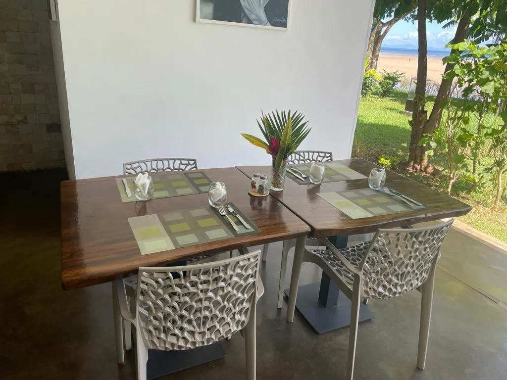 Restaurant/places to eat in Anki Lodge