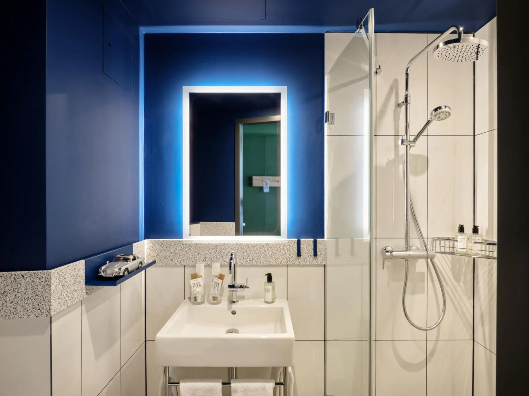 Shower in URBAN LOFT Berlin