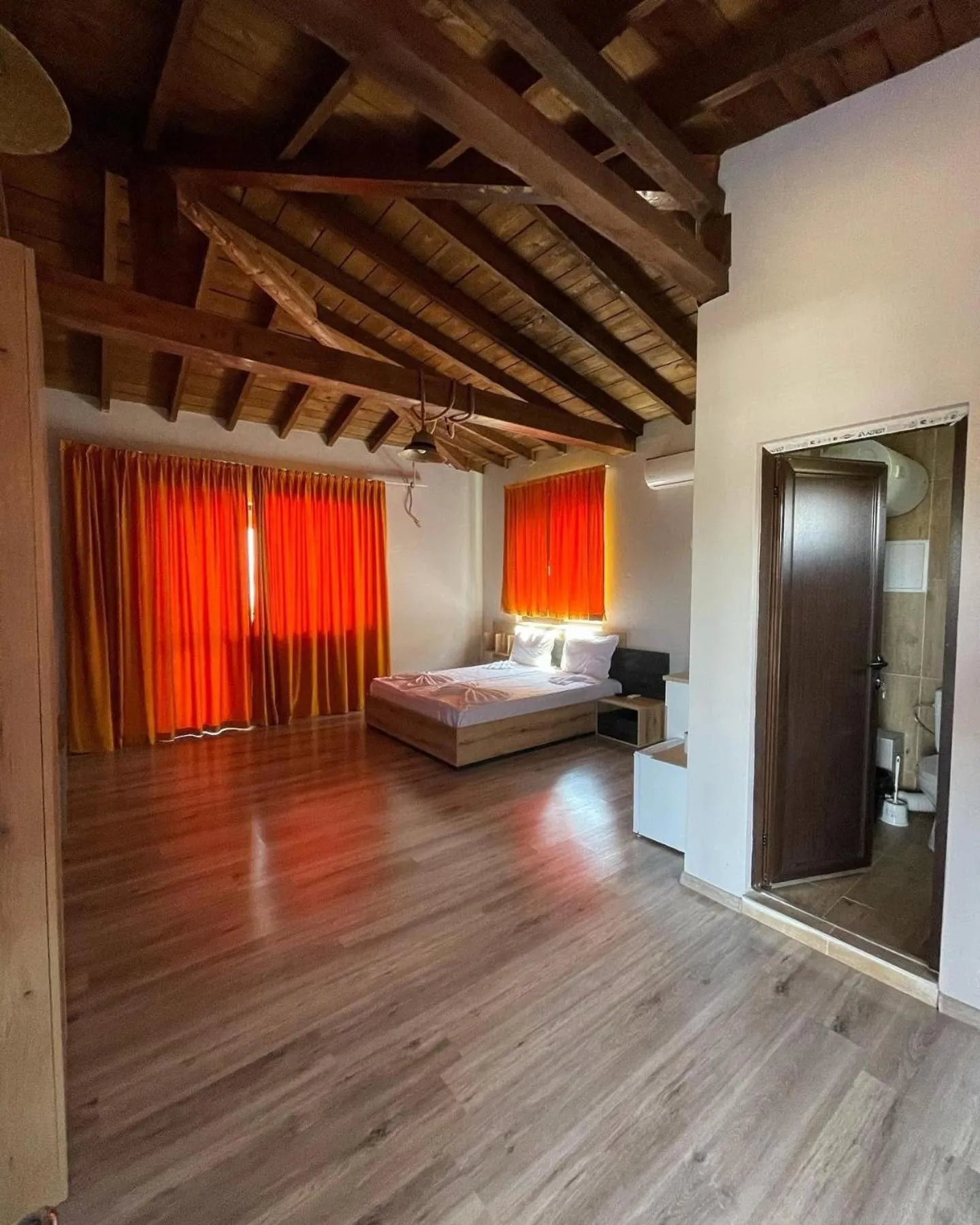 Studio 8 Arapya