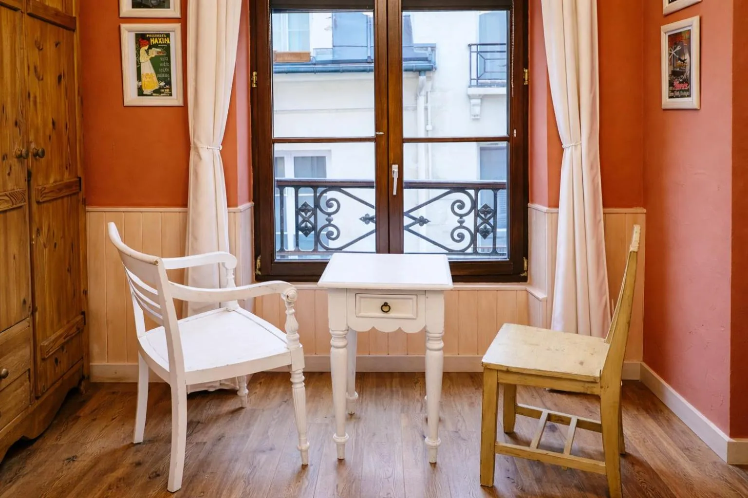 Bedroom in Hotel de Nesle