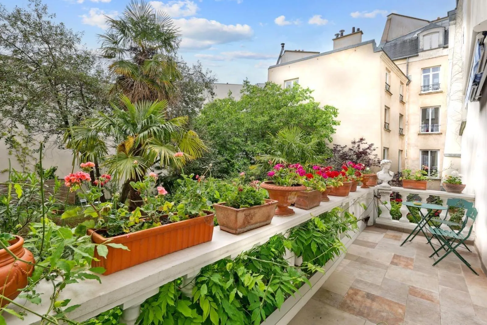 Patio in Hotel de Nesle