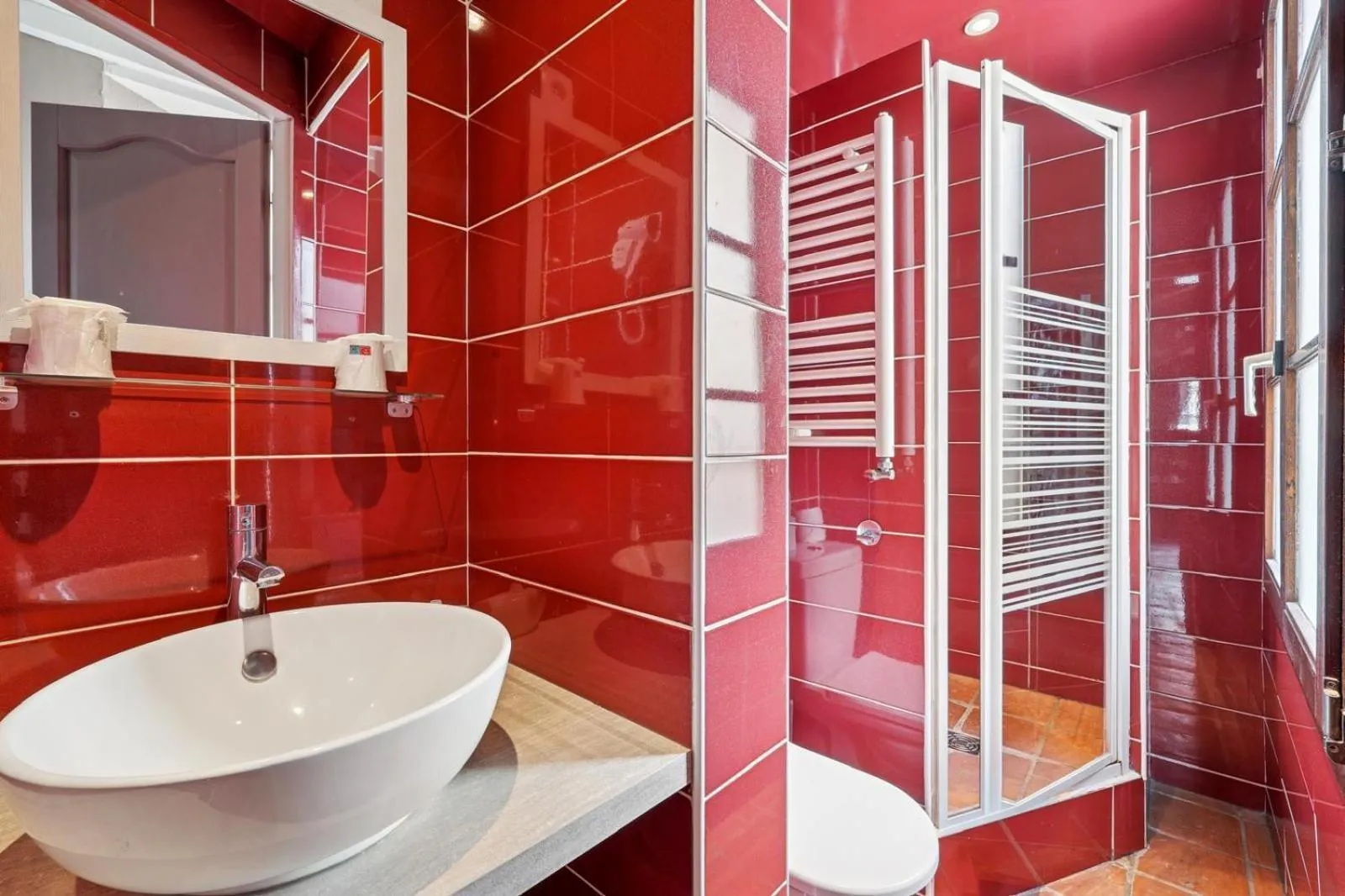 Shower in Hotel de Nesle