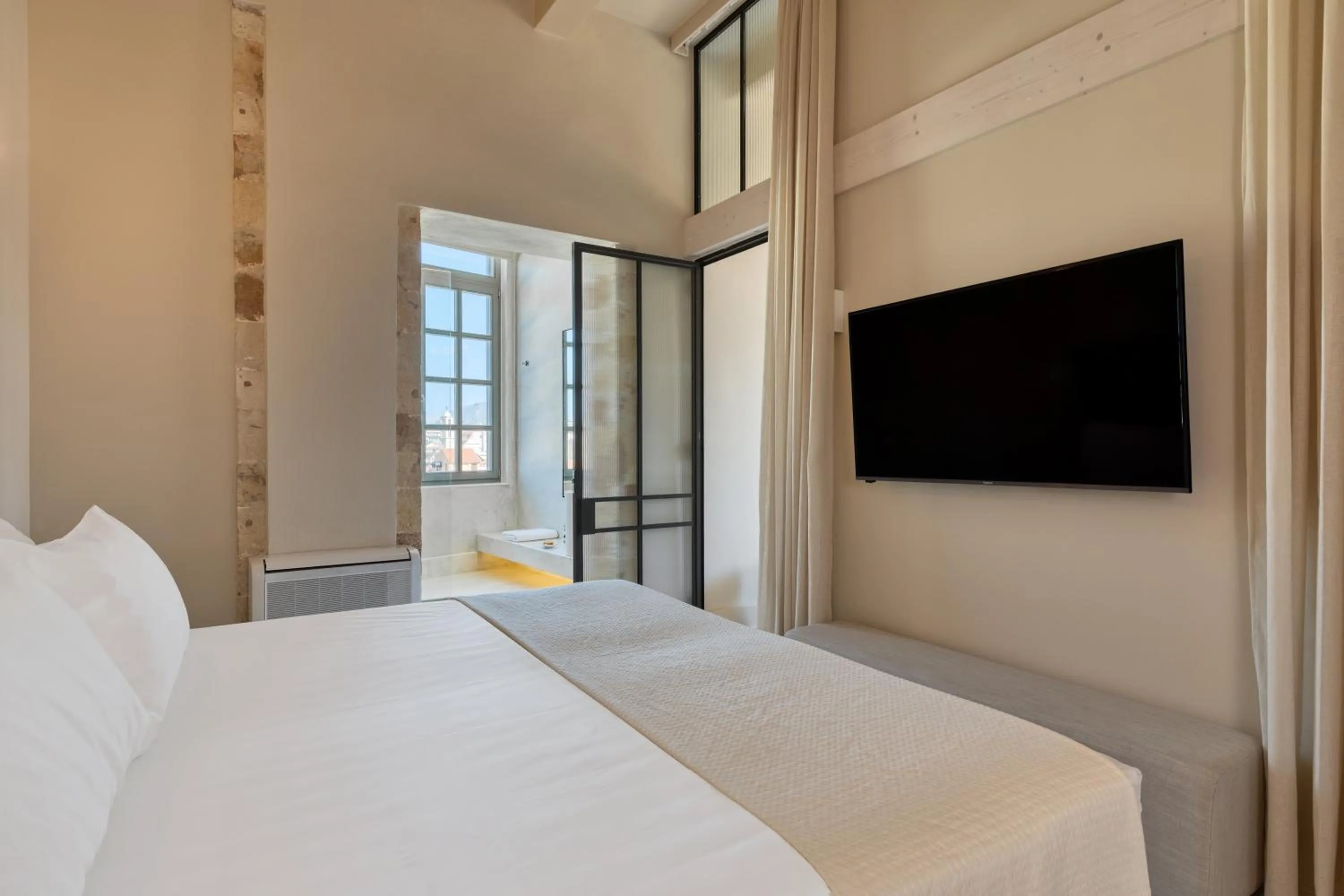 TV and multimedia, Bed in AZADE Chania