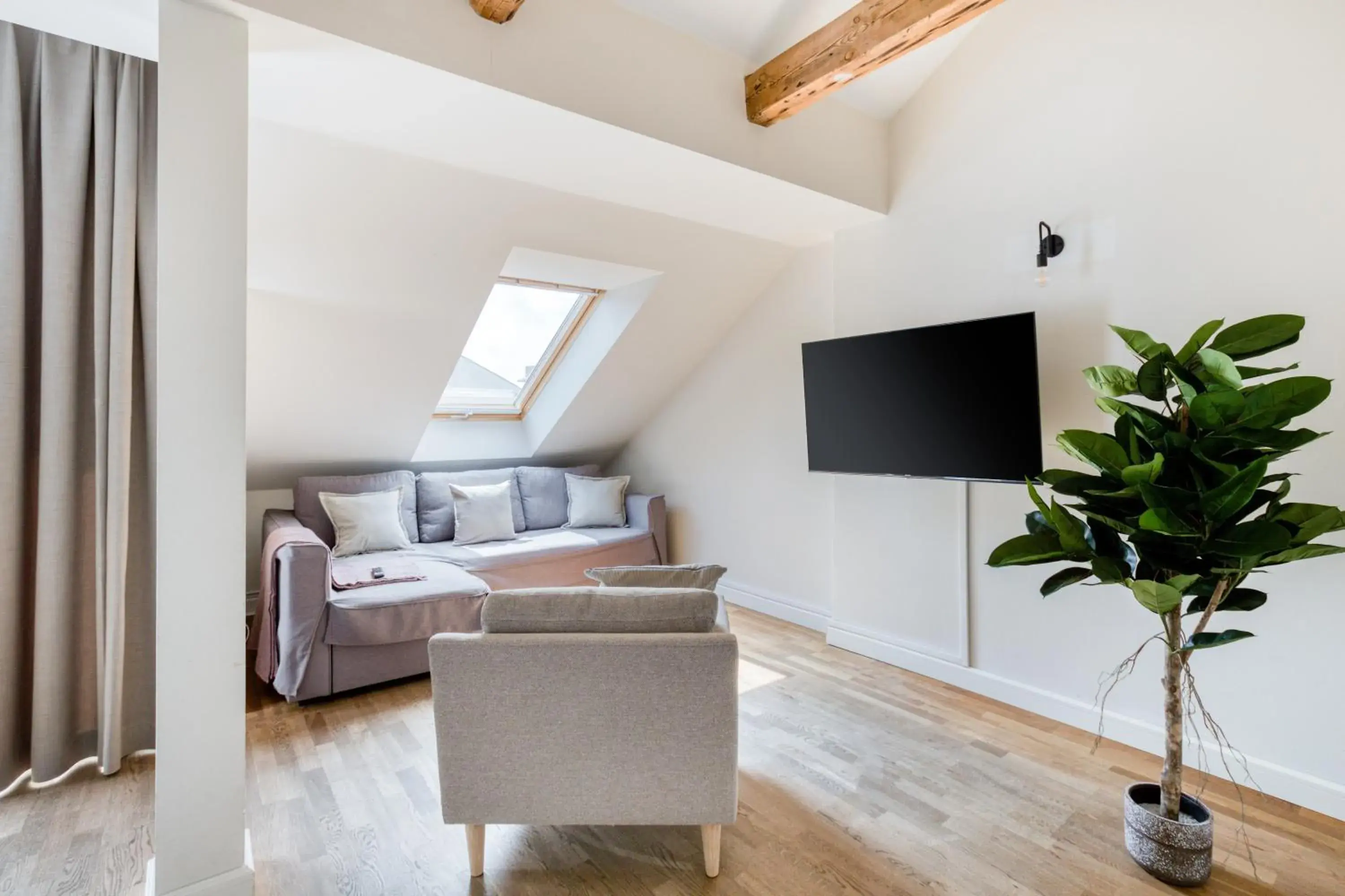 One-Bedroom Suite with Balcony in Schoenhouse City Street One-Bedroom Suite with Balcony in Schoenhouse City Street