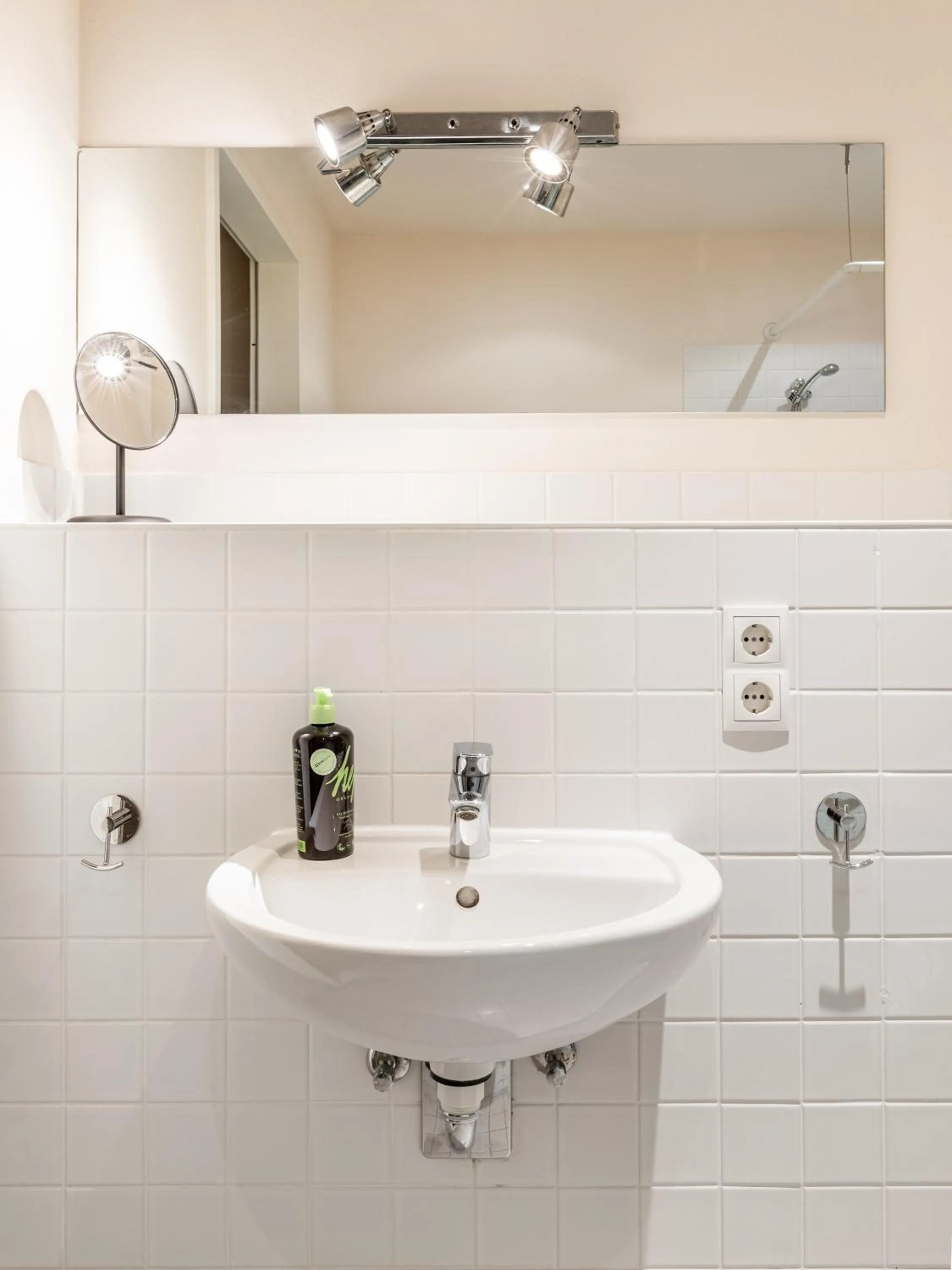 Bathroom in Schoenhouse City Street