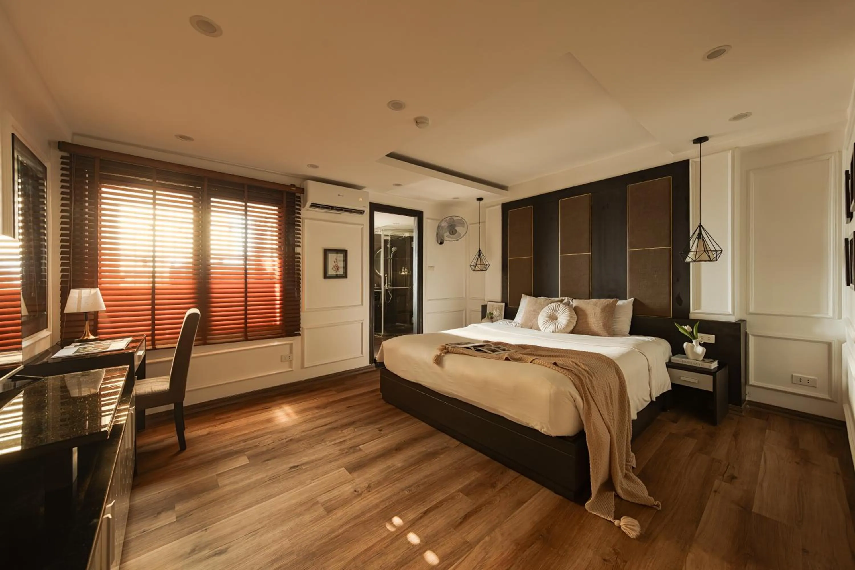 Bedroom, Bed in Keypad Hotel - 24 Hang Ga