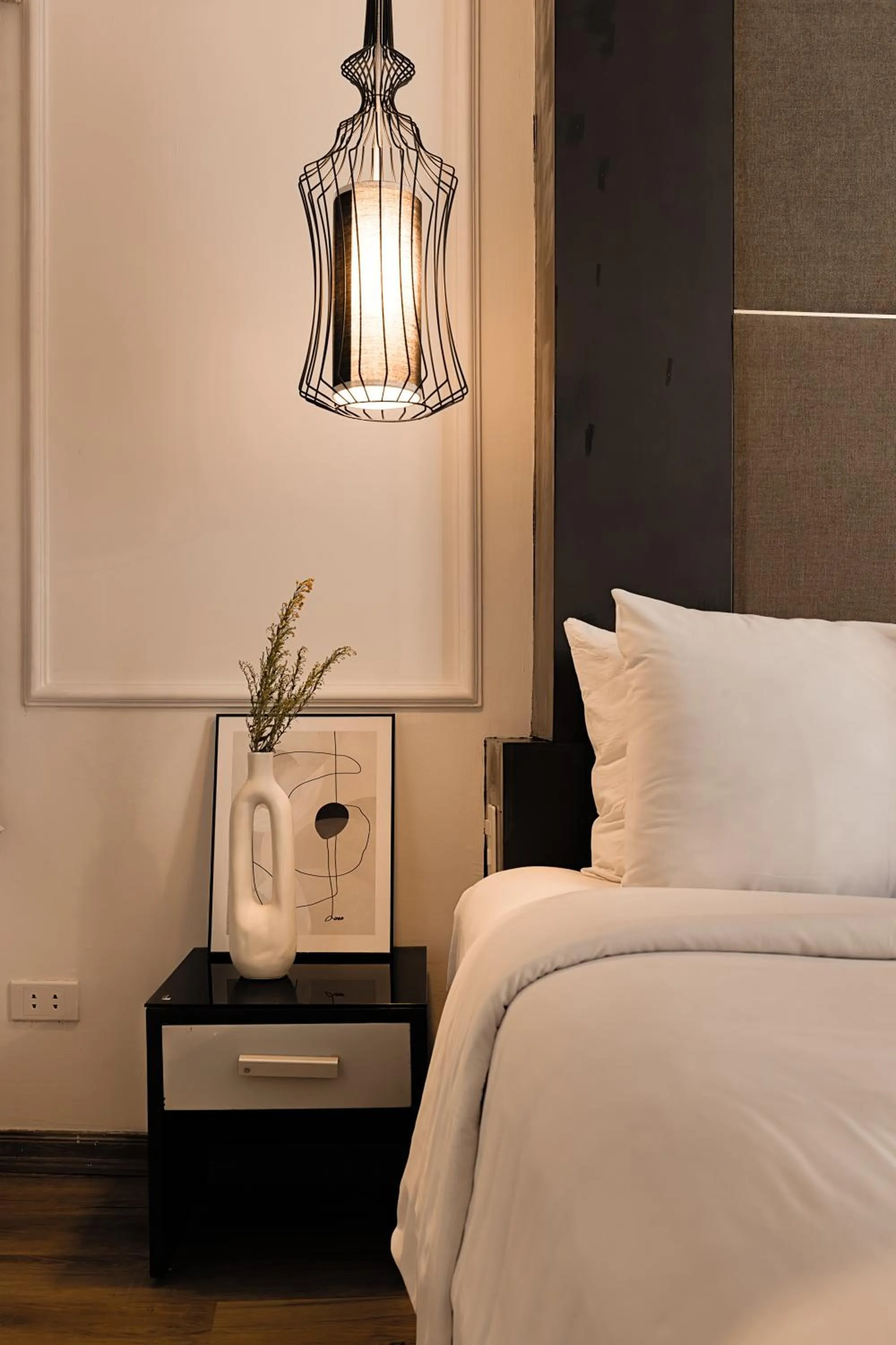 furniture, Bed in Keypad Hotel - 24 Hang Ga