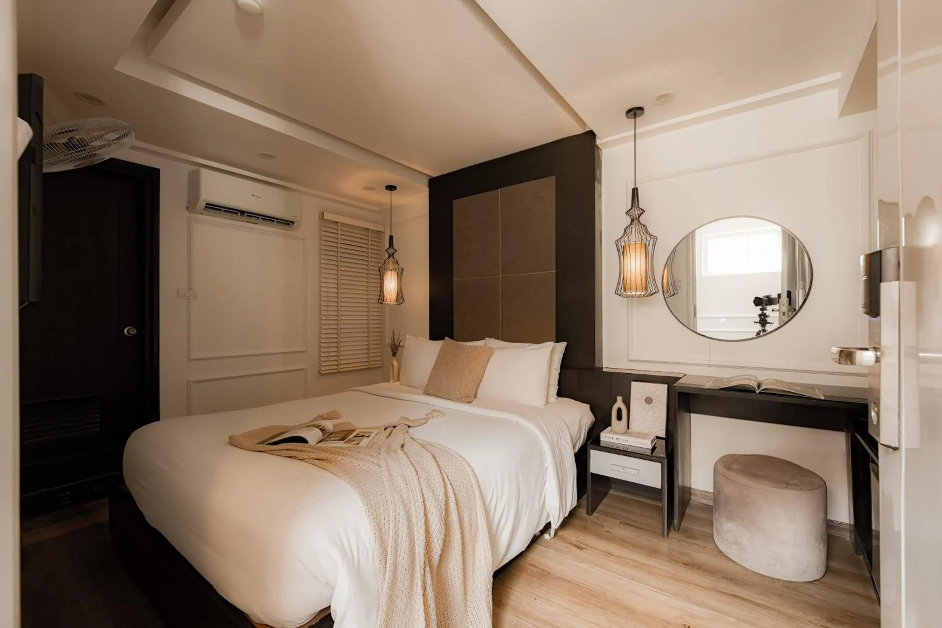 Bedroom, Bed in Keypad Hotel - 24 Hang Ga Bedroom, Bed in Keypad Hotel - 24 Hang Ga