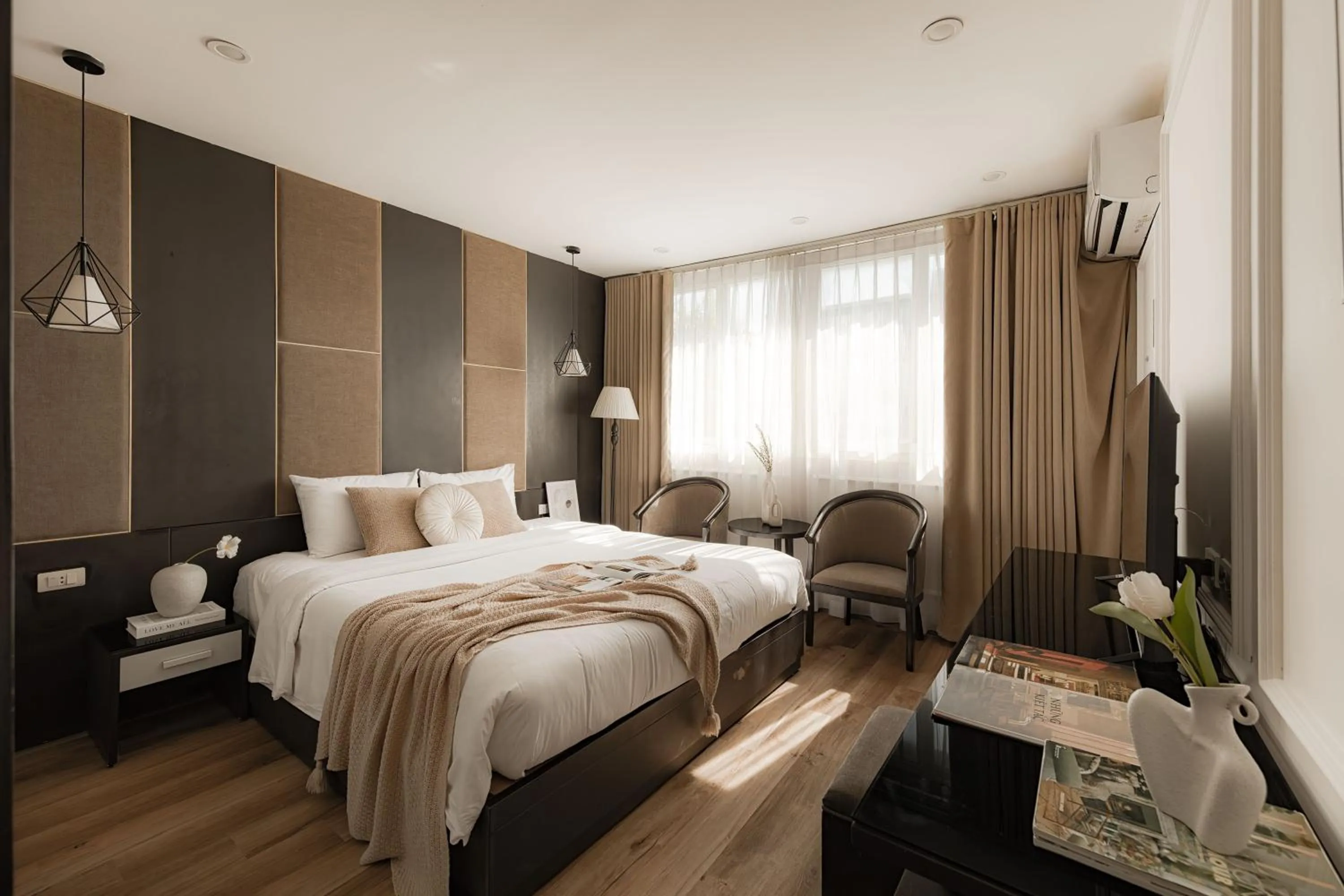 Deluxe Double Room in Keypad Hotel - 24 Hang Ga