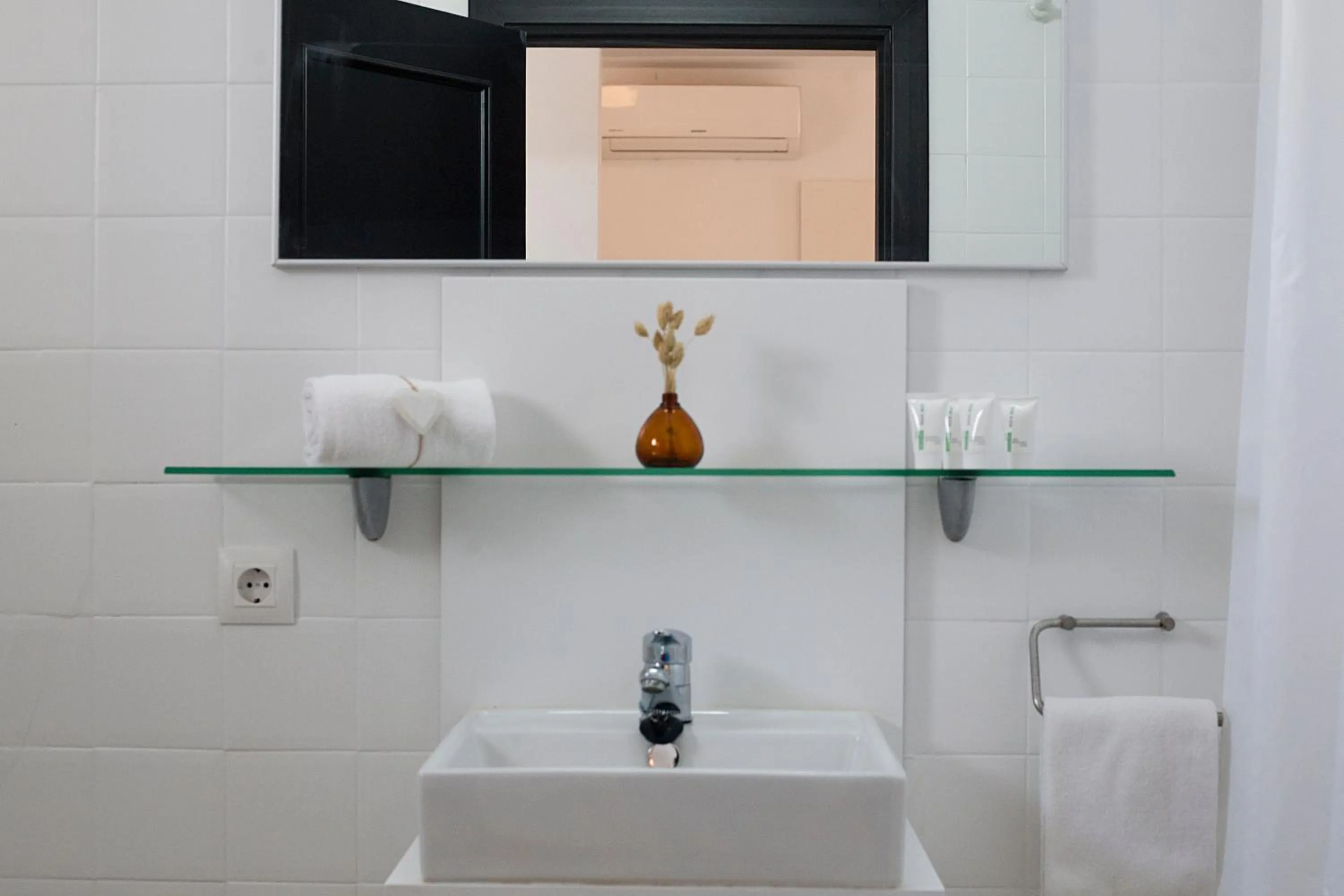 Bathroom in Apartamentos Vista Alegre Mallorca