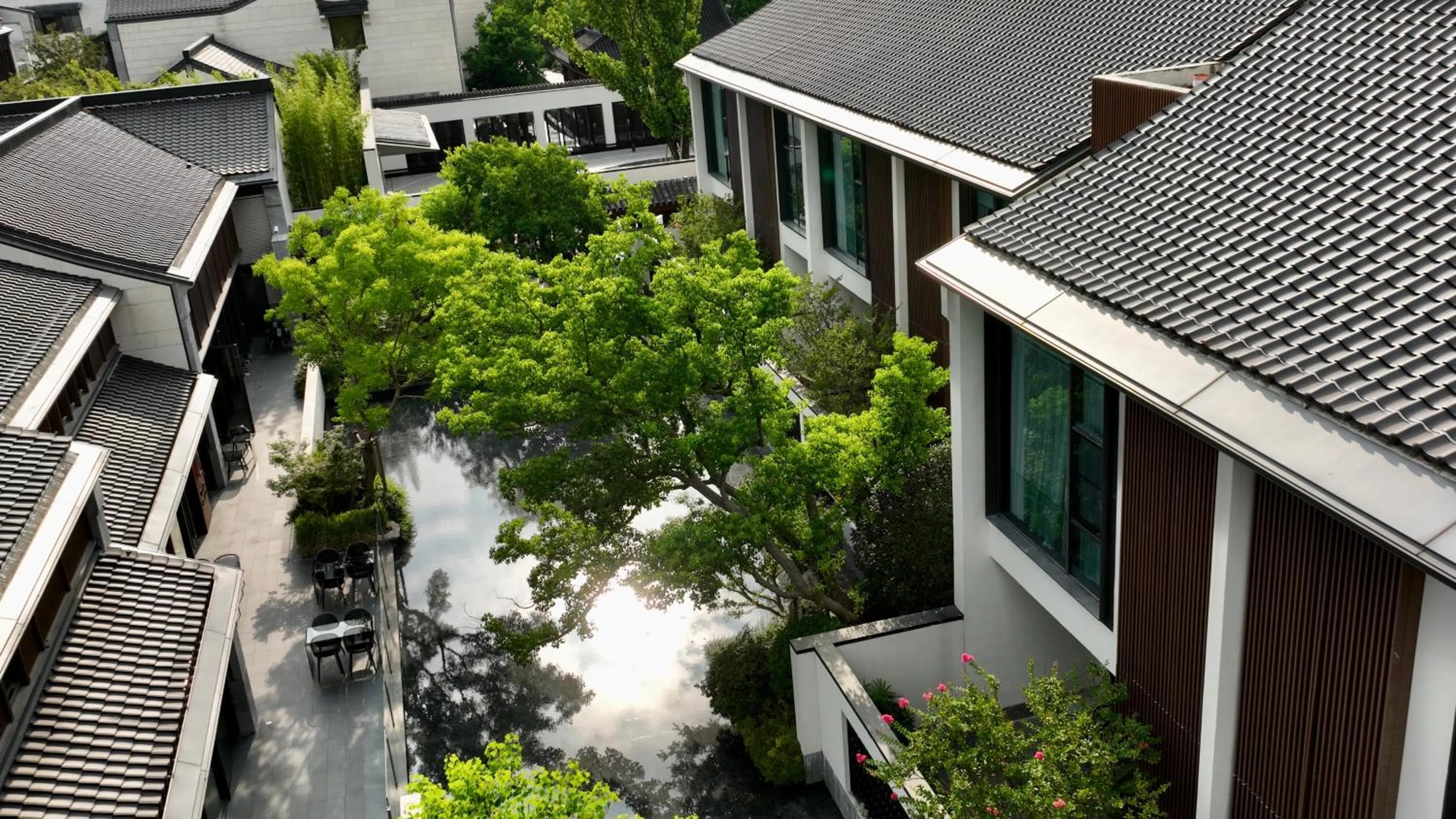 Garden in Kimpton Bamboo Grove Suzhou by IHG