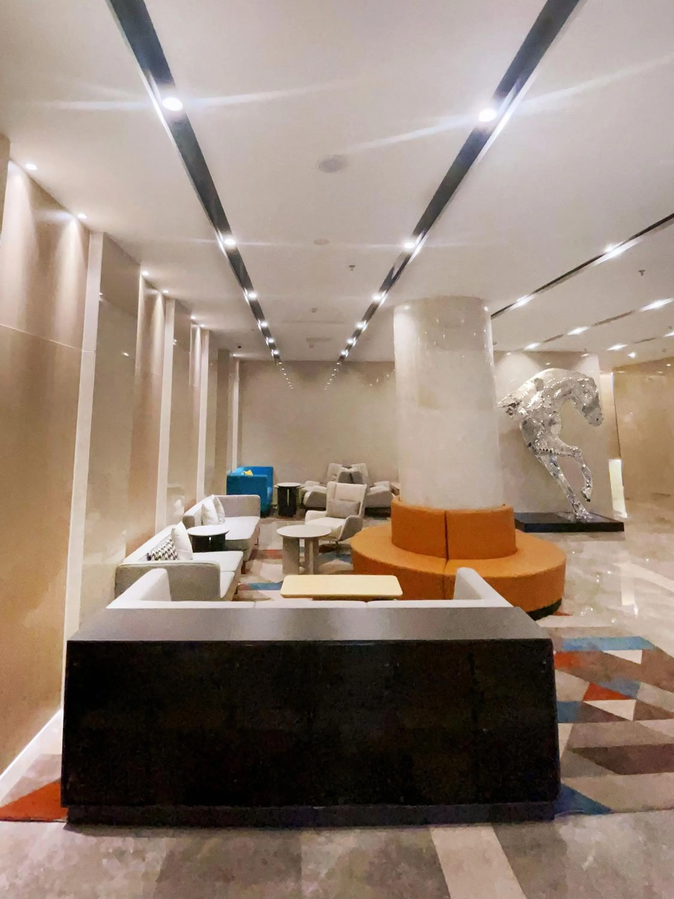 Communal lounge/ TV room in Holiday Inn Express Hohhot East Station, an IHG Hotel