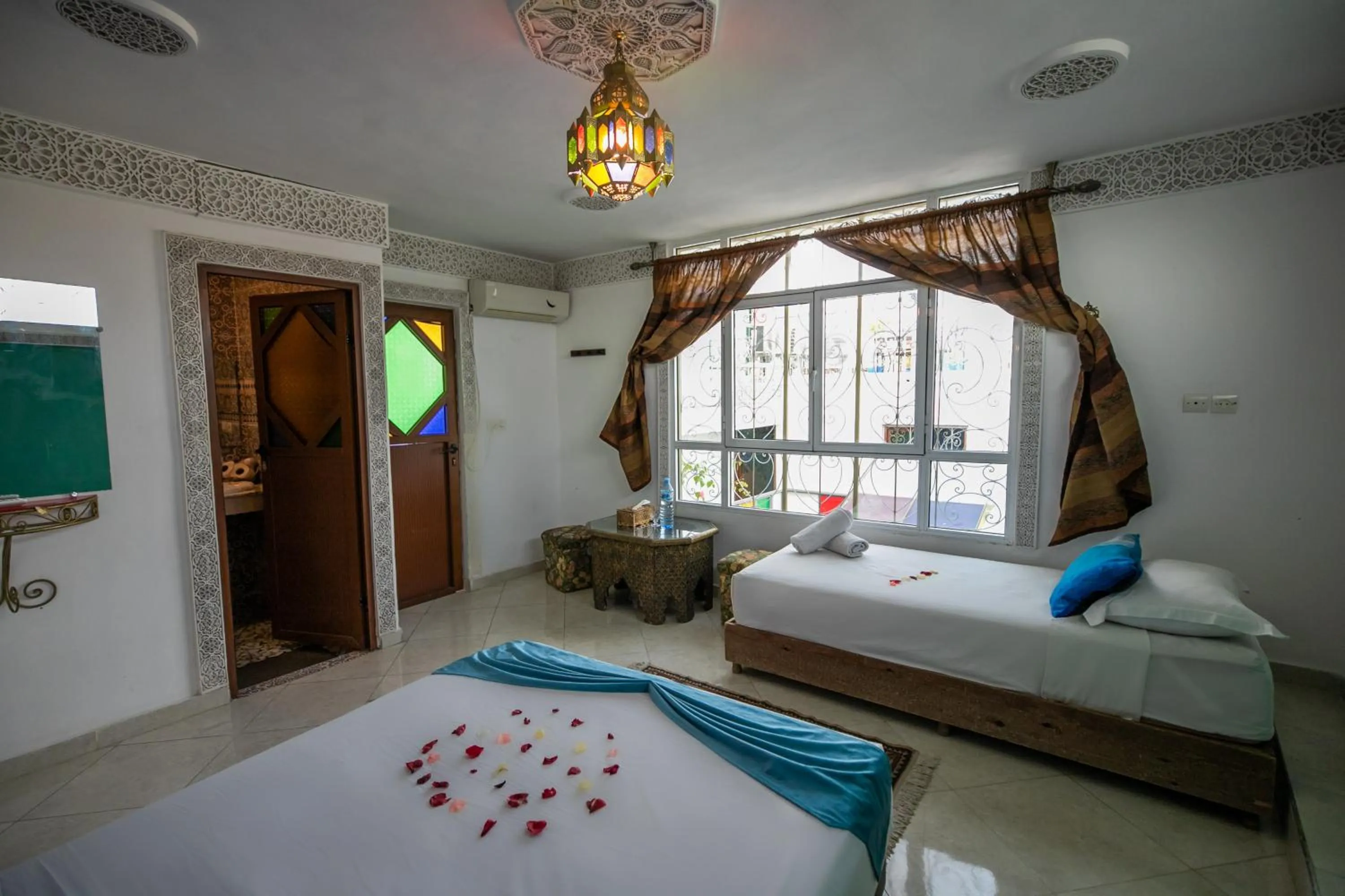 Toilet, Bed in Riad Dar Rabha