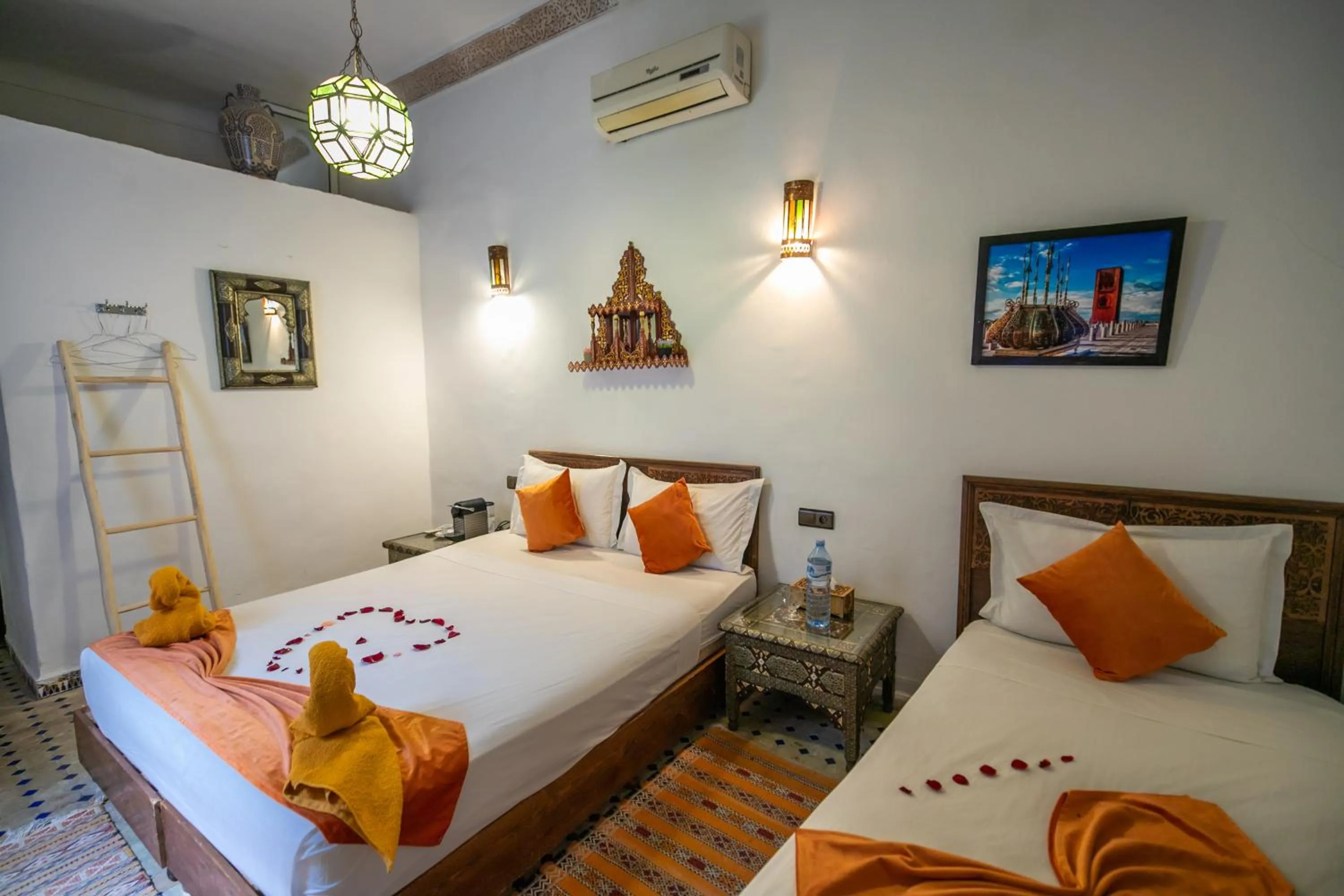 Shower, Bed in Riad Dar Rabha