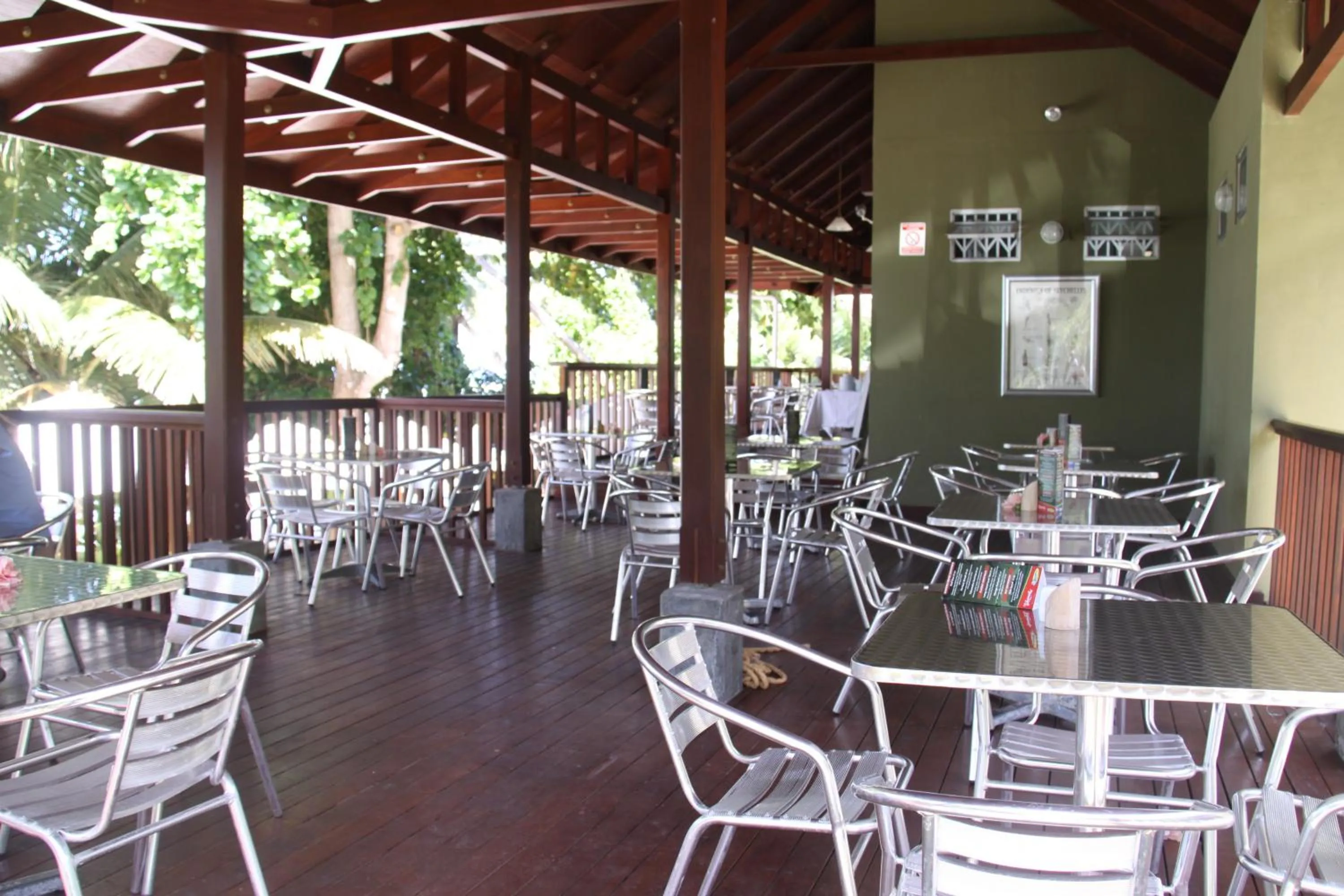 Restaurant/places to eat in Surfers Beach Self Catering Chalets