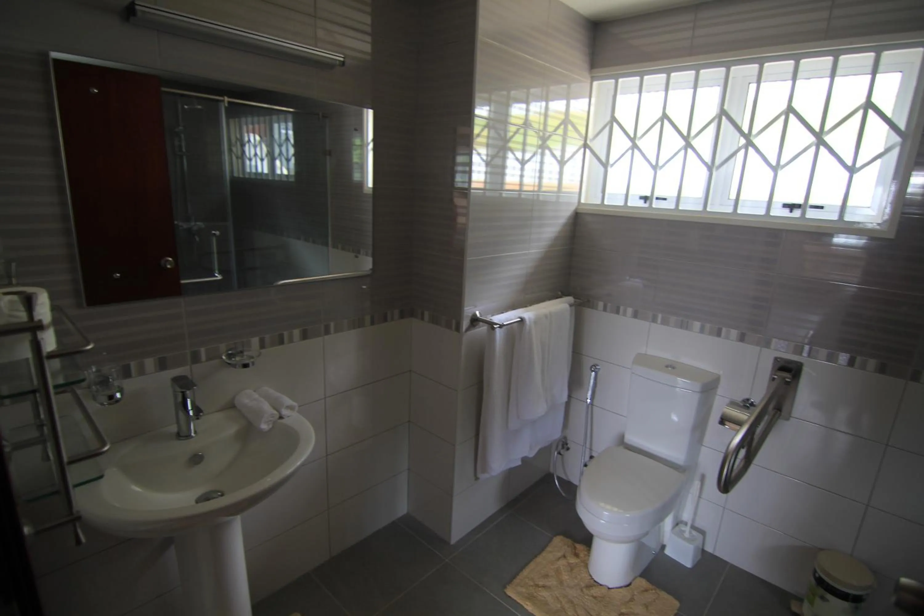 Bathroom in Surfers Beach Self Catering Chalets