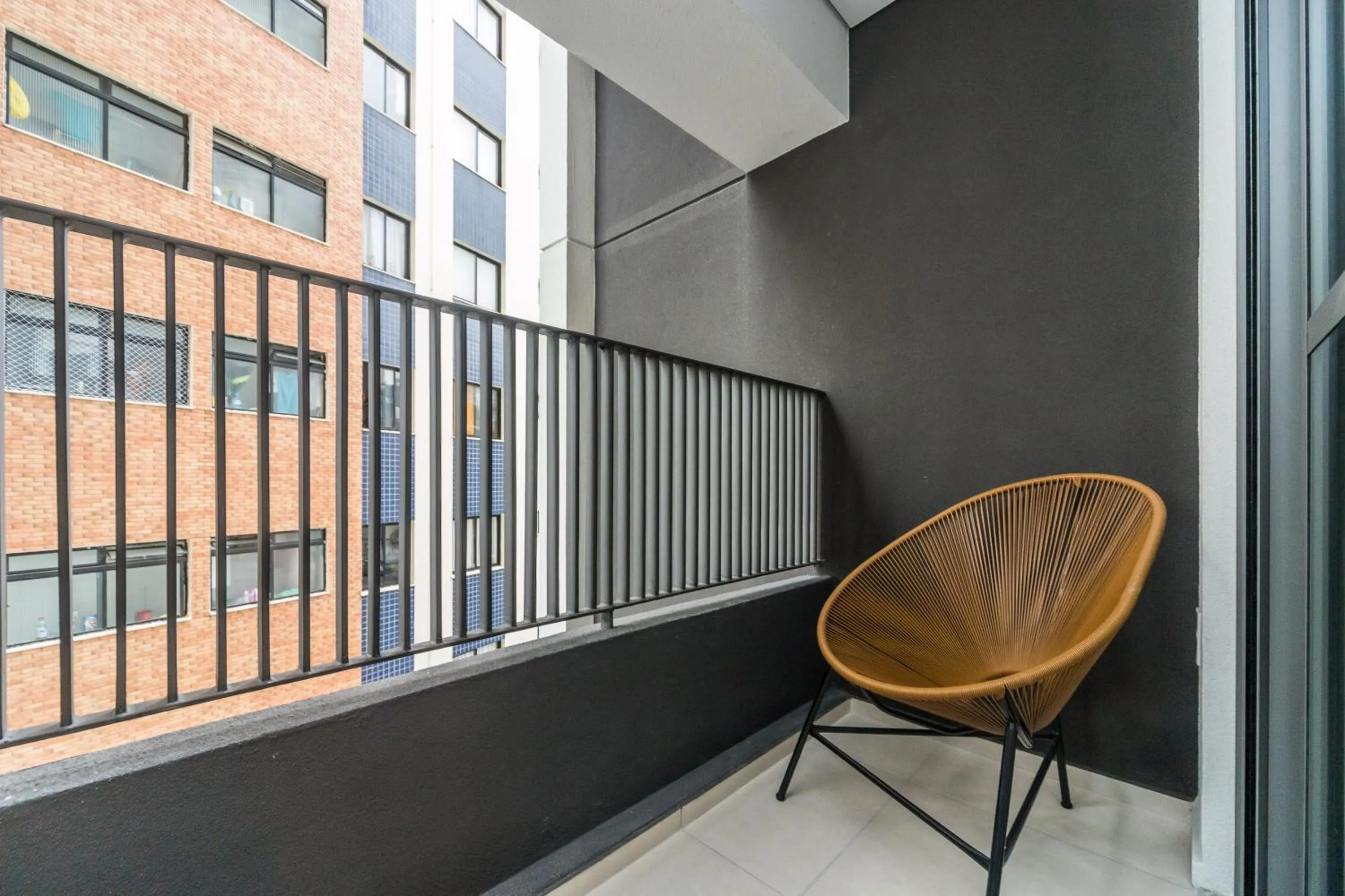 Day in Charlie Domy Paraíso