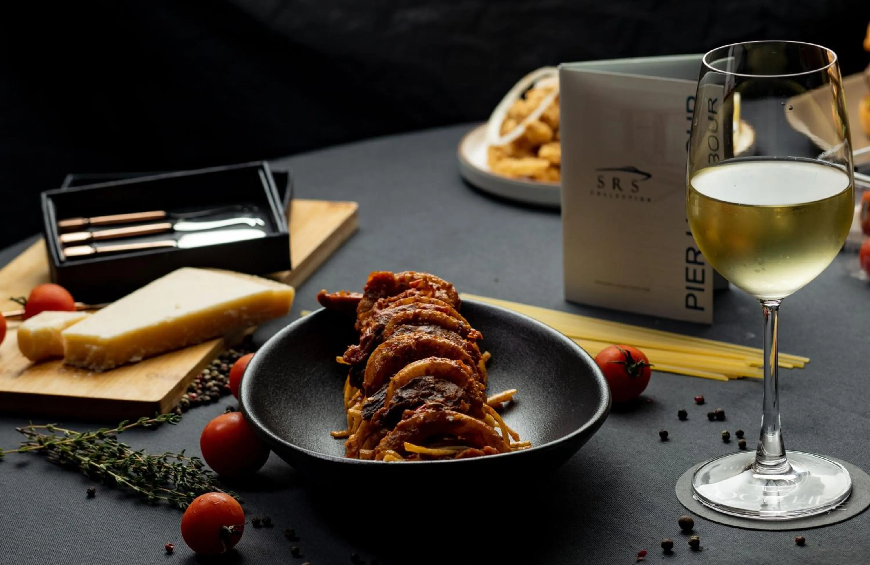 Restaurant/places to eat in Pier Harbour Residences and Spa