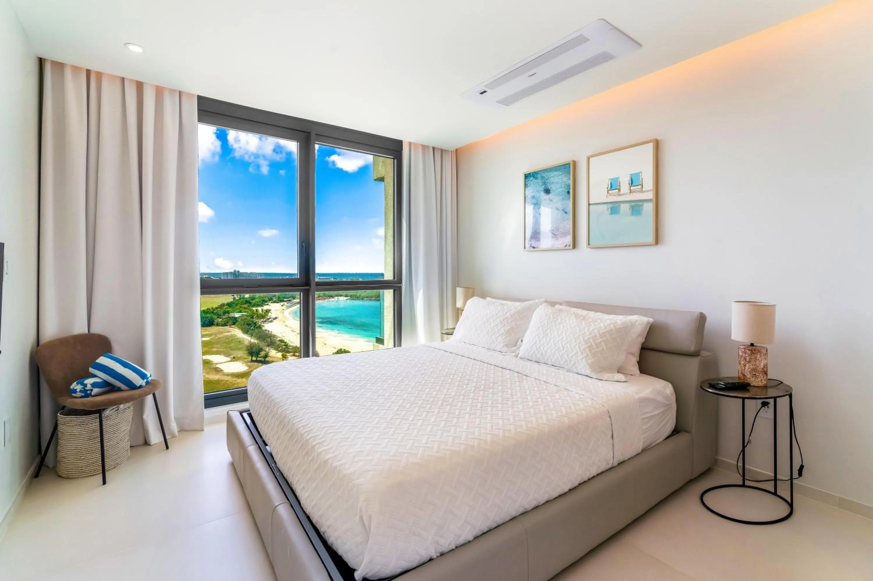 Bed in Fourteen at Mullet Bay