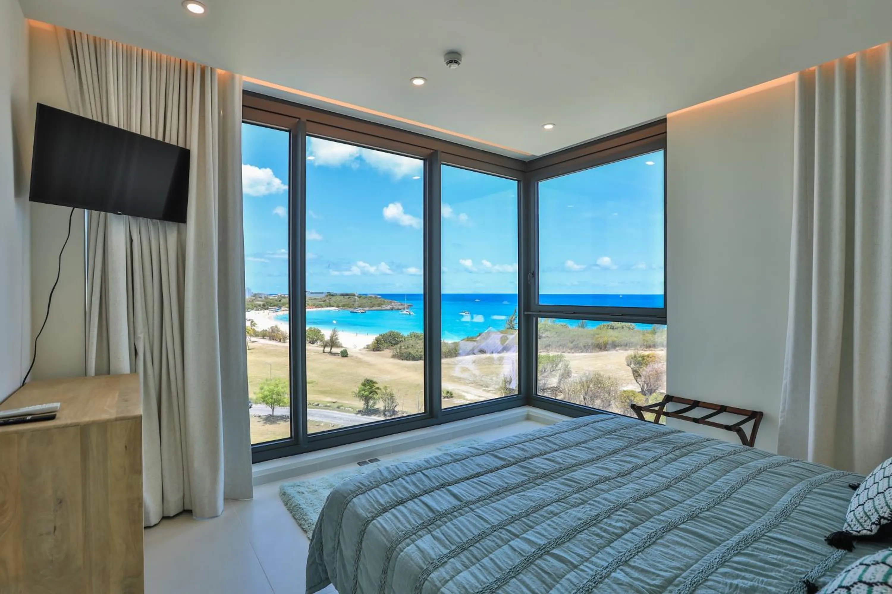 Bed in Fourteen at Mullet Bay