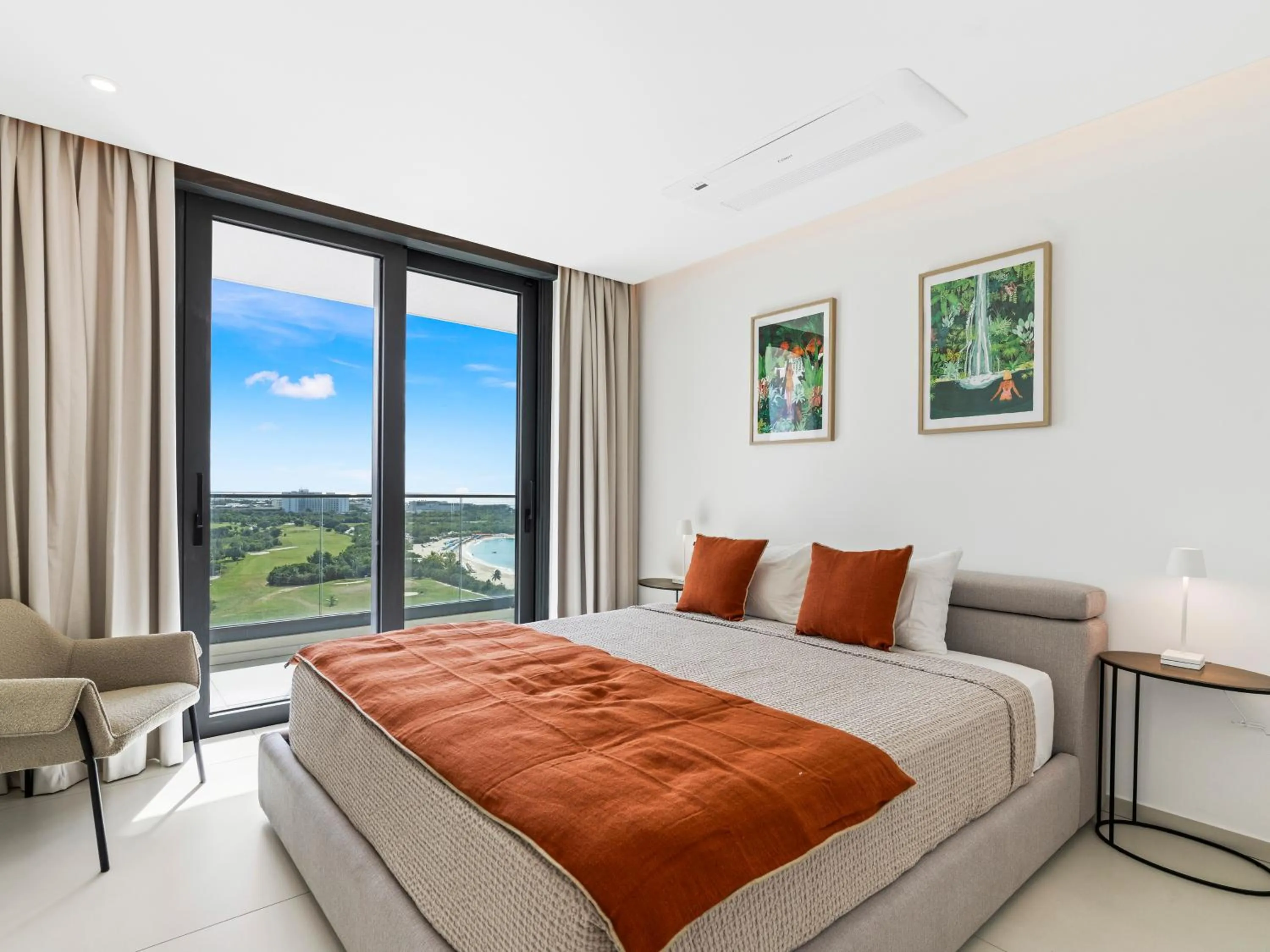 Photo of the whole room, Bed in Fourteen at Mullet Bay