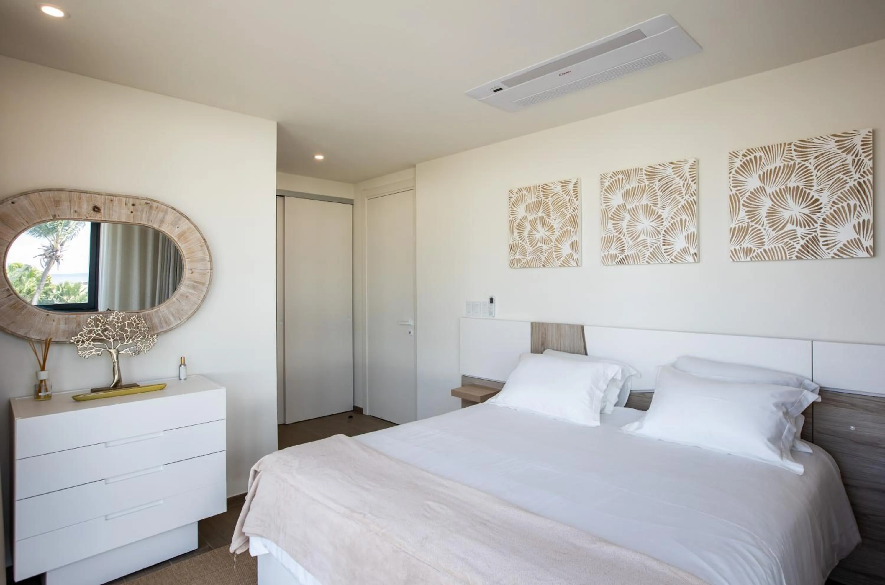 Bed in Fourteen at Mullet Bay