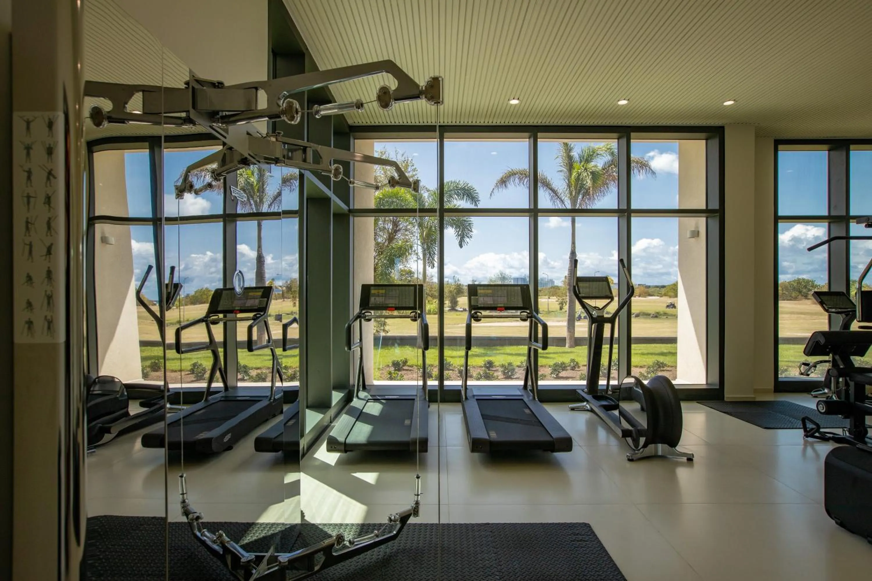 Fitness centre/facilities in Fourteen at Mullet Bay
