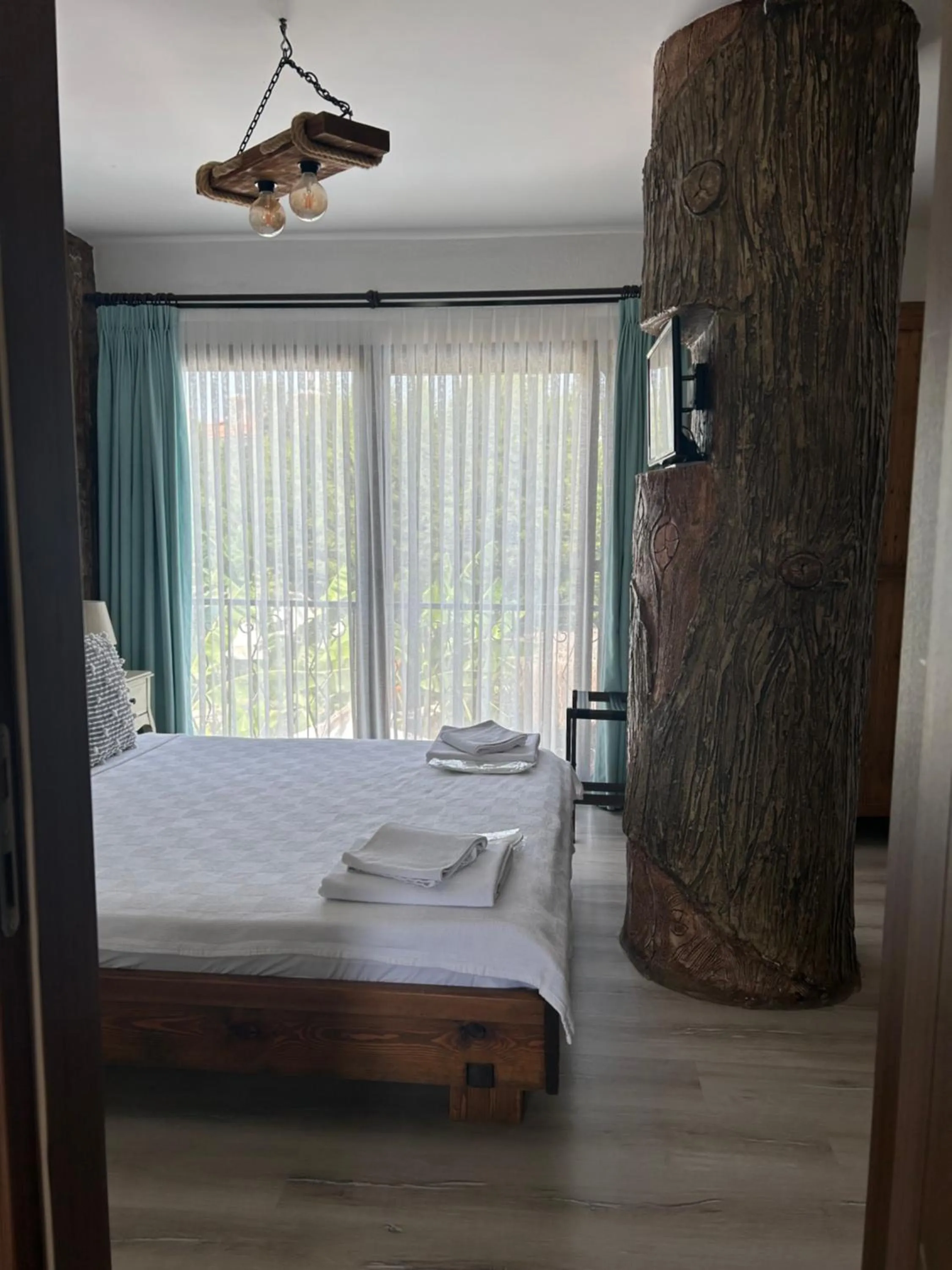 Photo of the whole room, Bed in Pupa Alaçatı Butik Otel