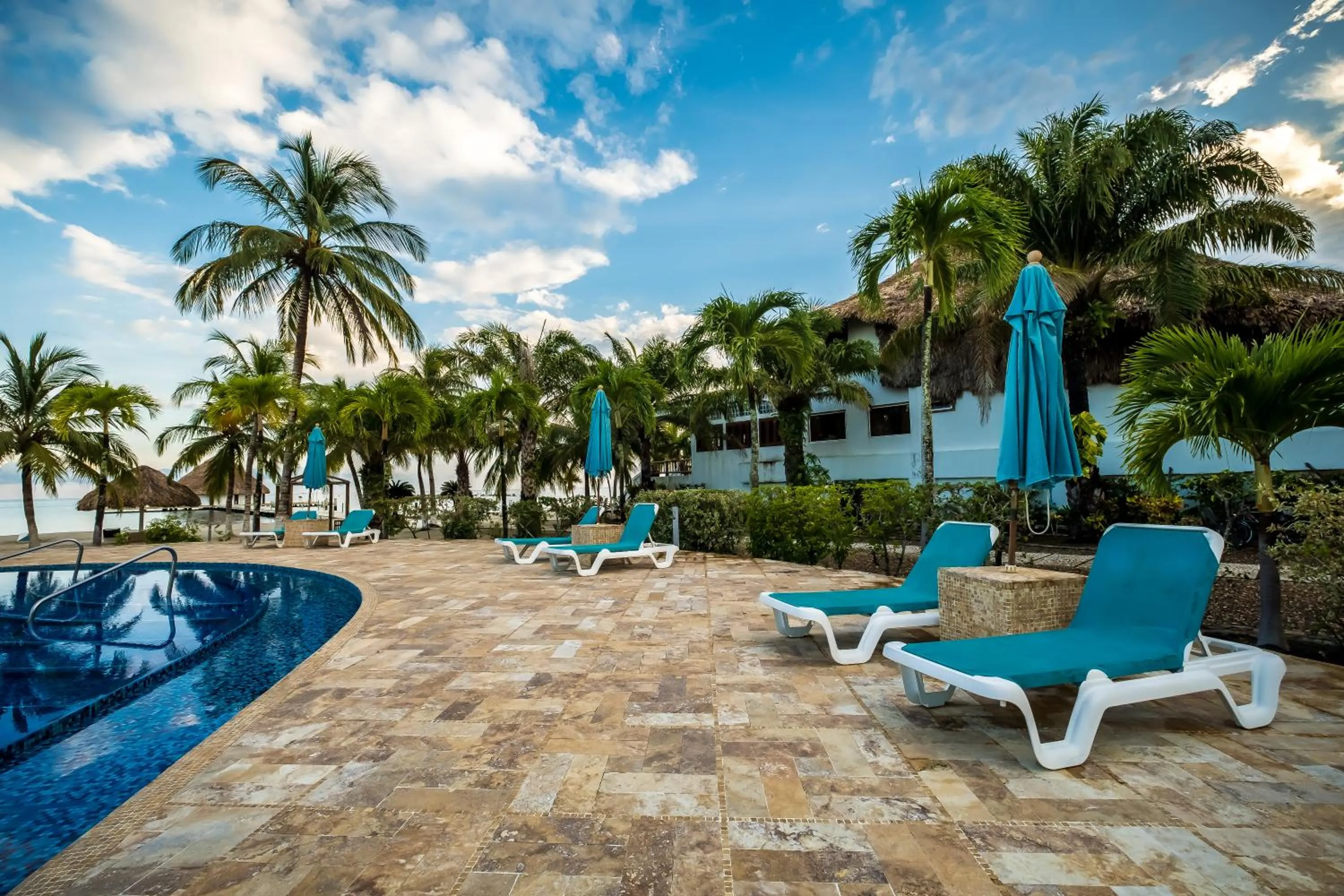Swimming pool in Placencia Resort